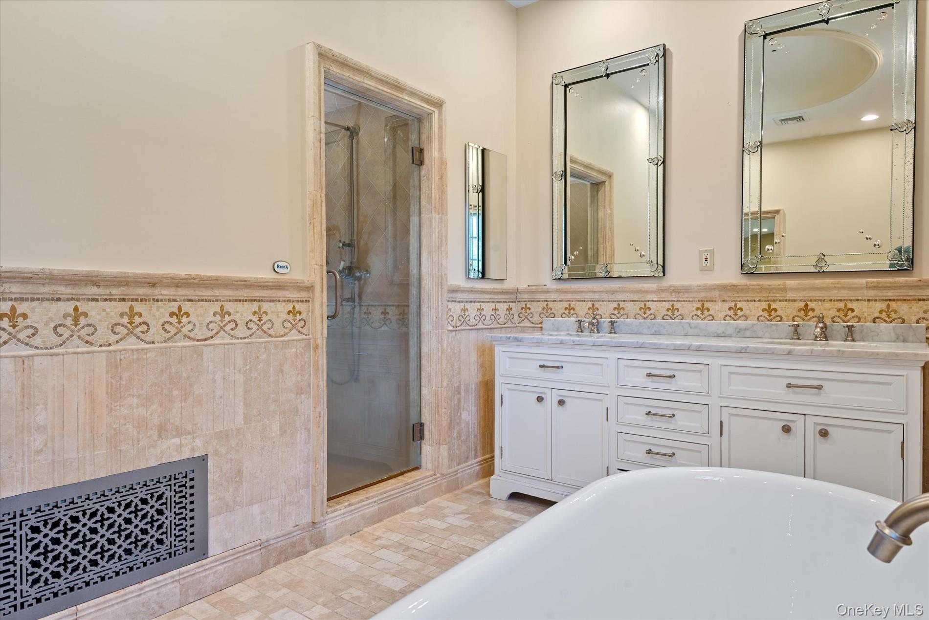 32 Wildwood Drive, Great Neck, NY 11024