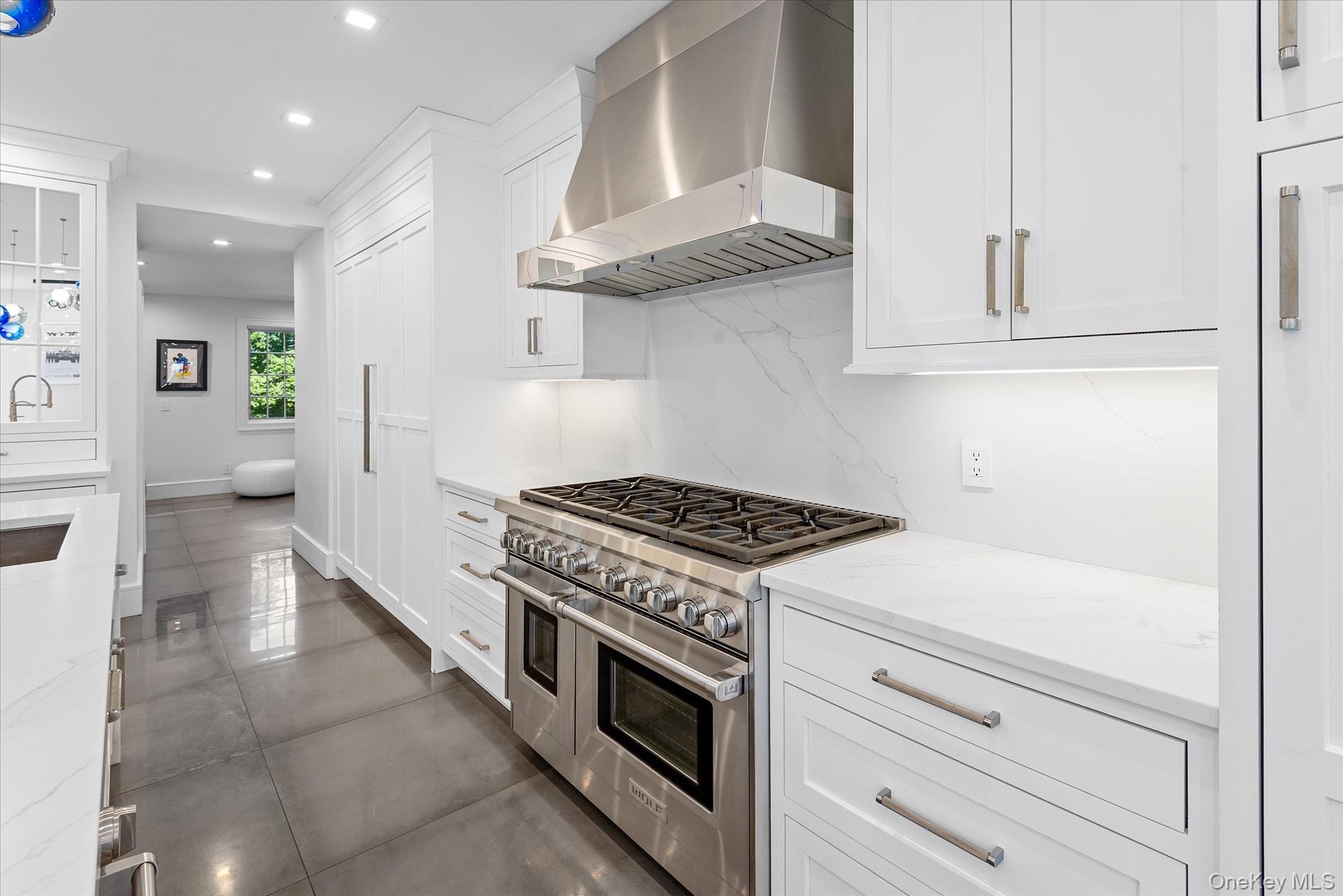 32 Wildwood Drive, Great Neck, NY 11024