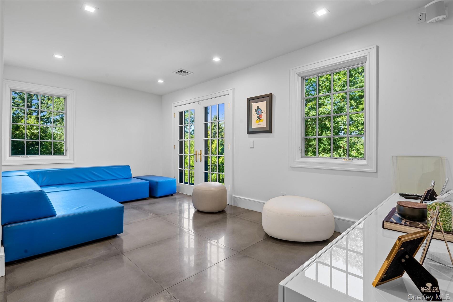 32 Wildwood Drive, Great Neck, NY 11024