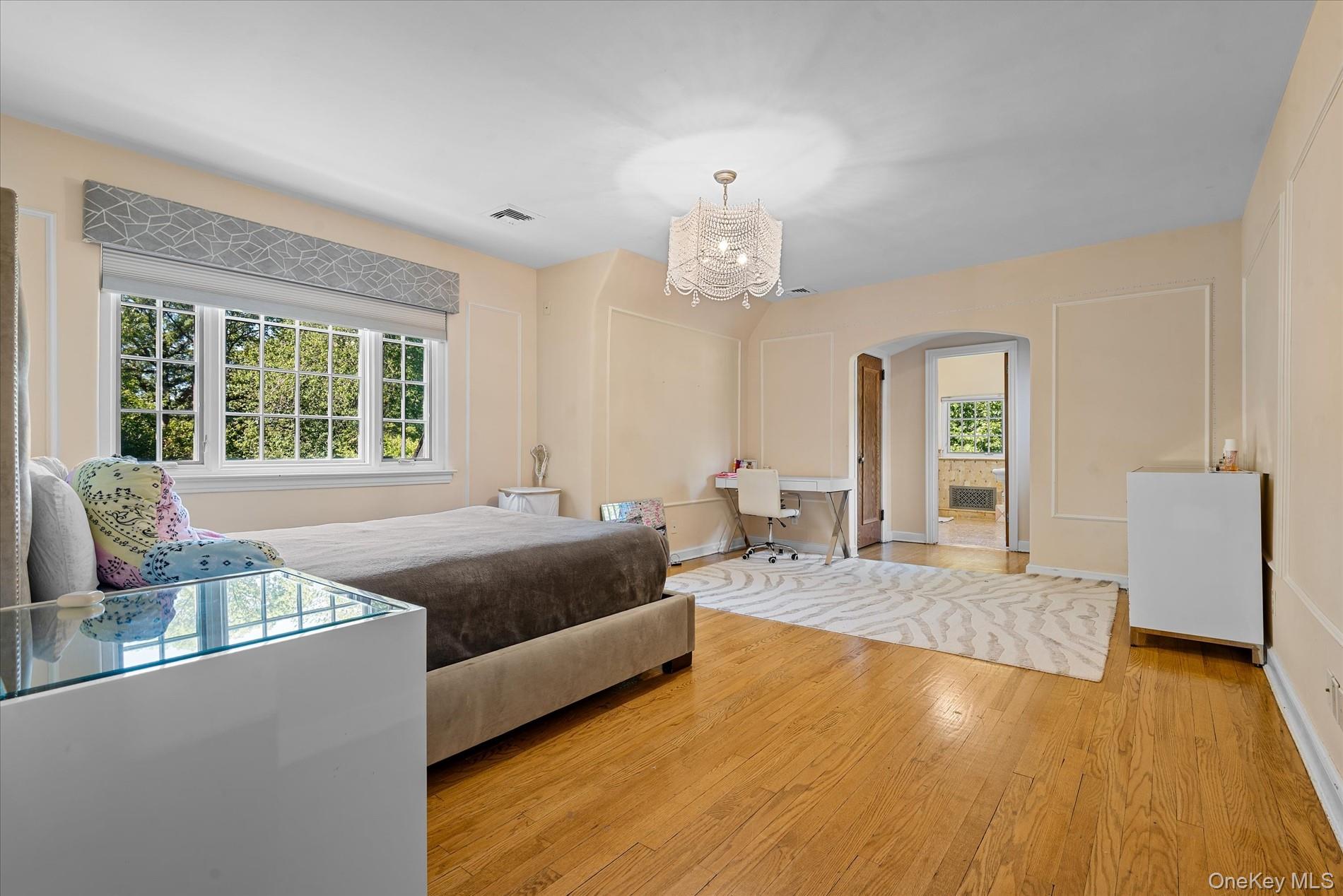 32 Wildwood Drive, Great Neck, NY 11024