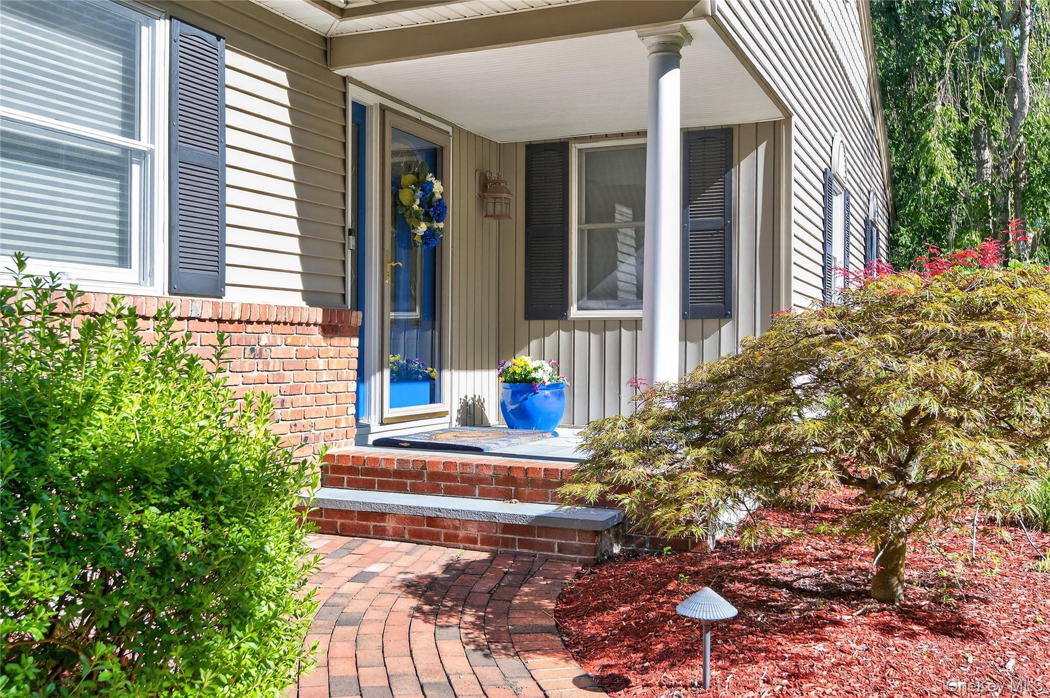 15 Bonnie Drive, Northport, NY 11768