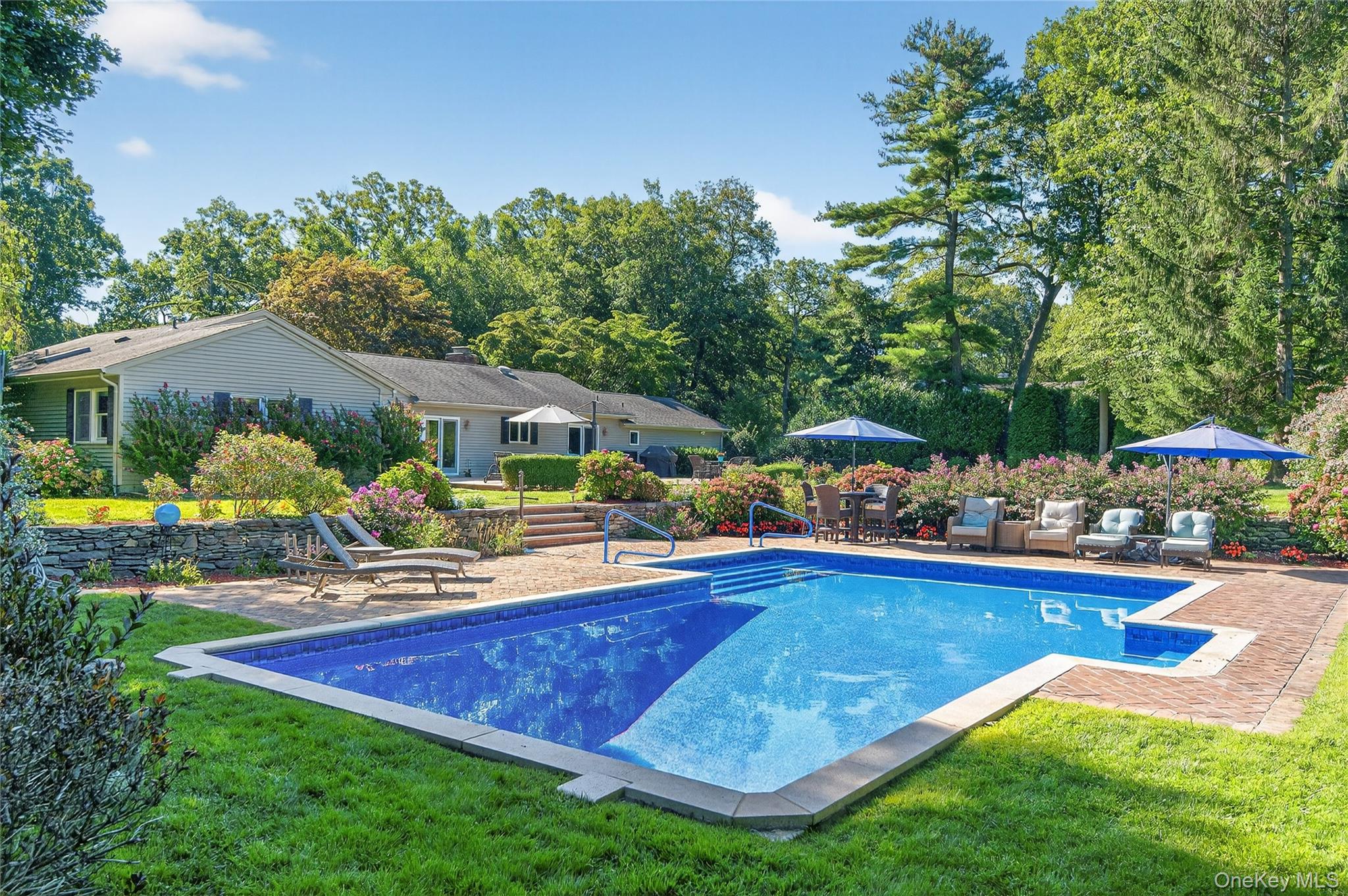 15 Bonnie Drive, Northport, NY 11768