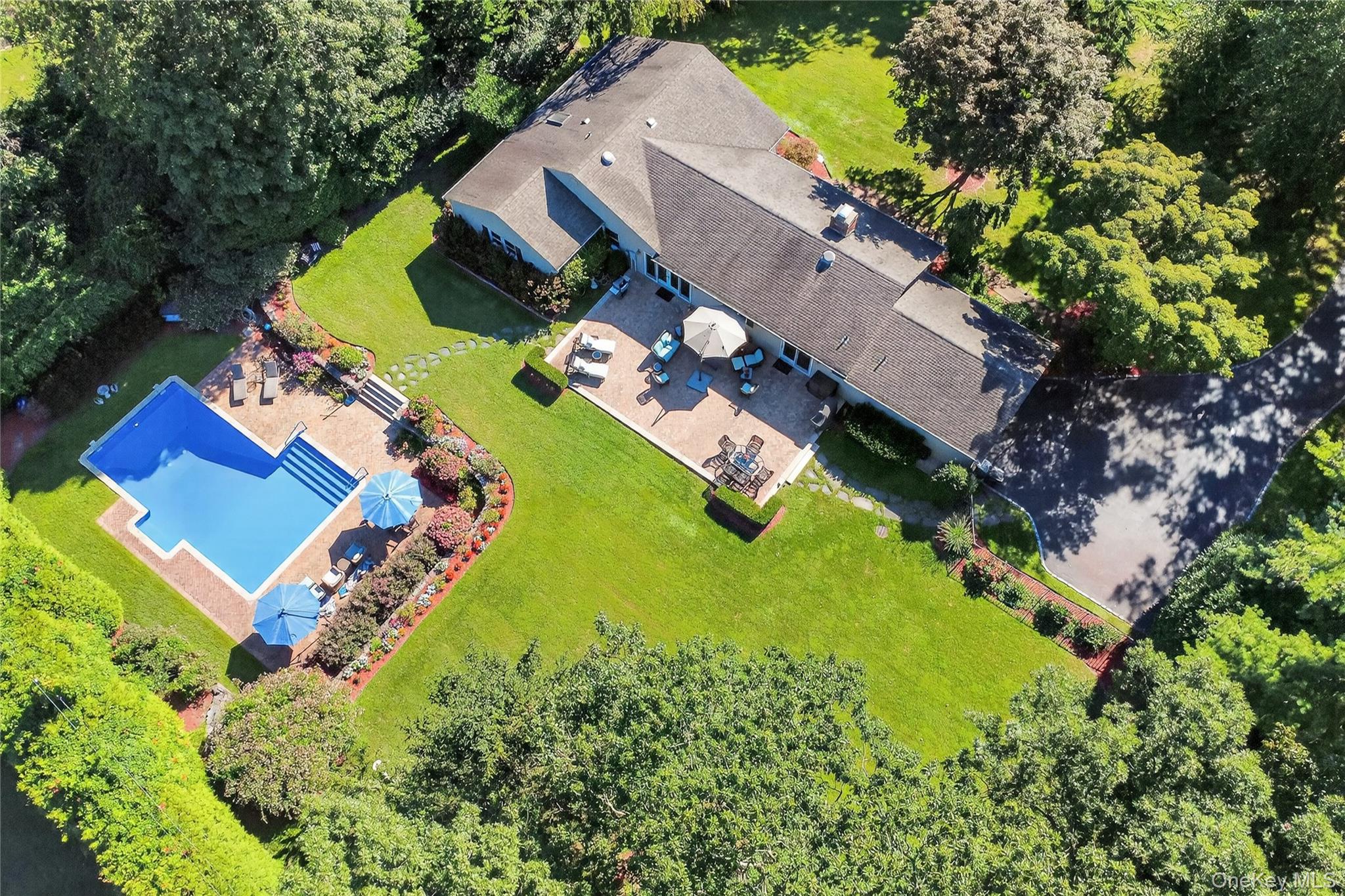 15 Bonnie Drive, Northport, NY 11768