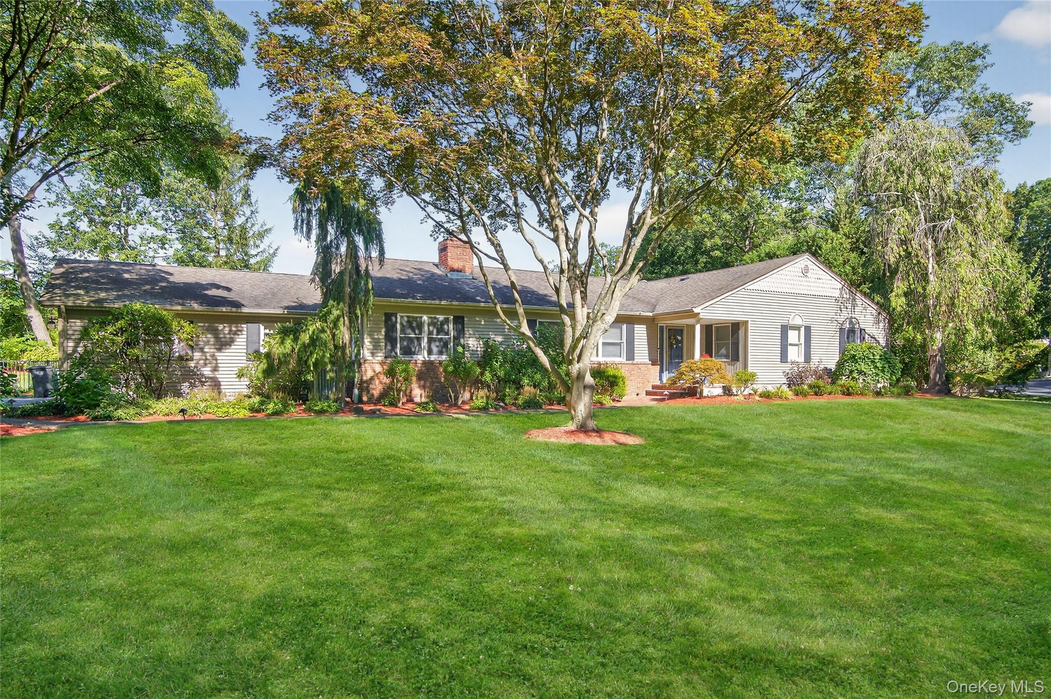 15 Bonnie Drive, Northport, NY 11768