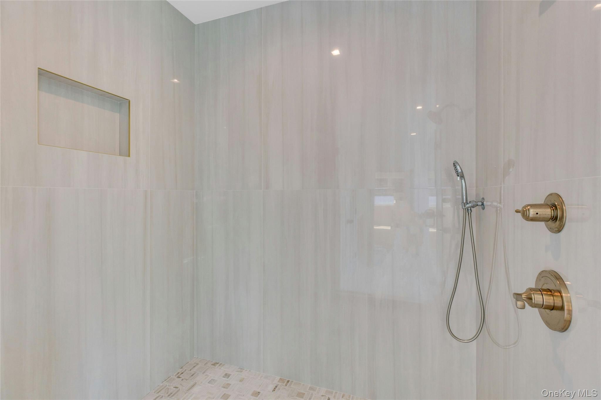 30 Sandpiper Lane, East Quogue, NY 11942