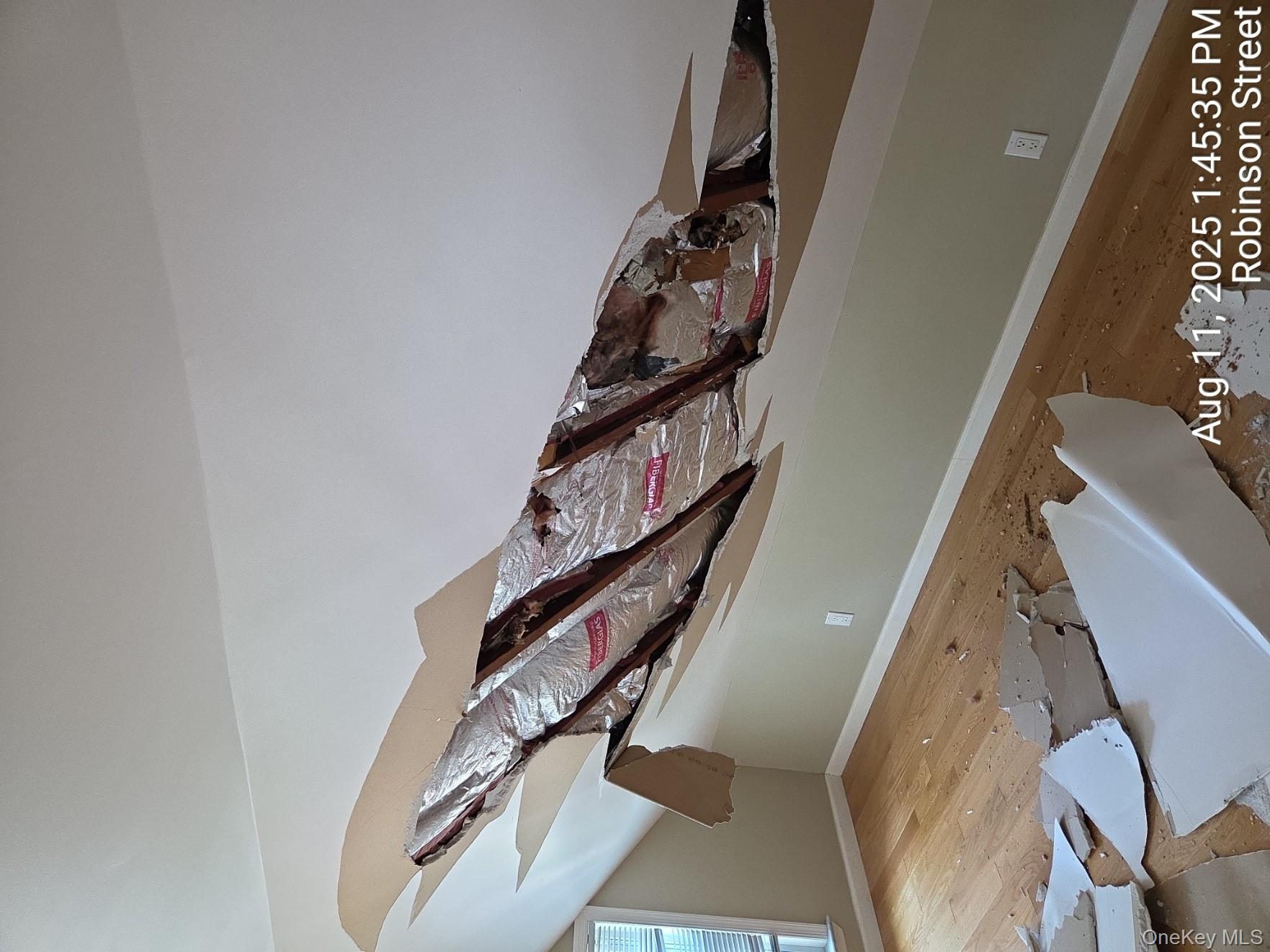 52-05 Robinson St, Flushing, NY 11335