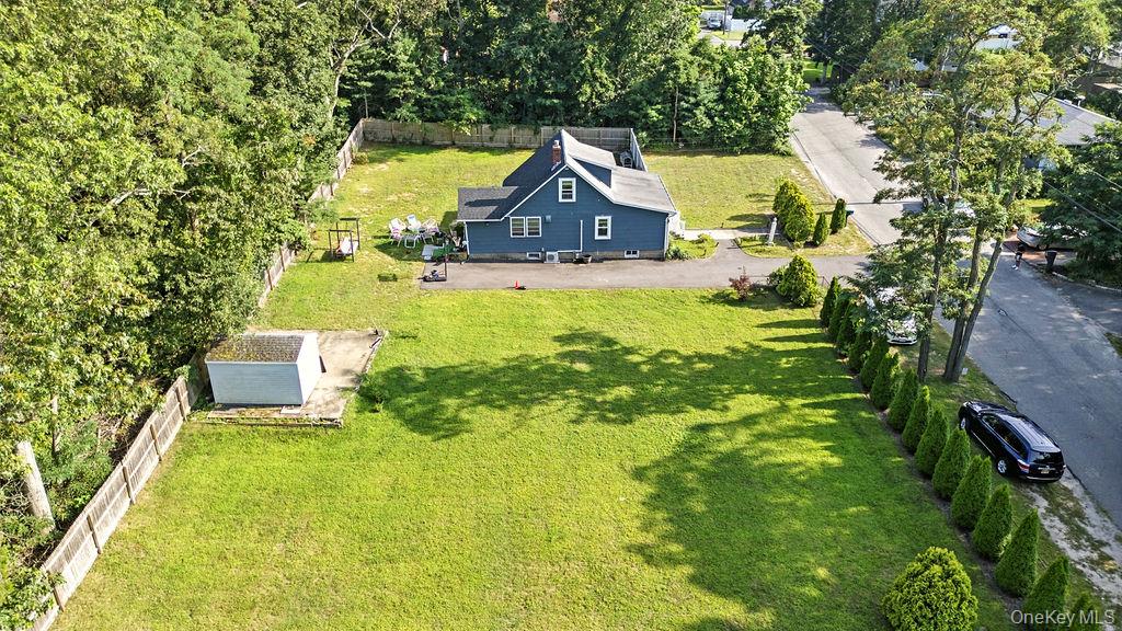 45 Columbus Avenue, Farmingville, NY 11738