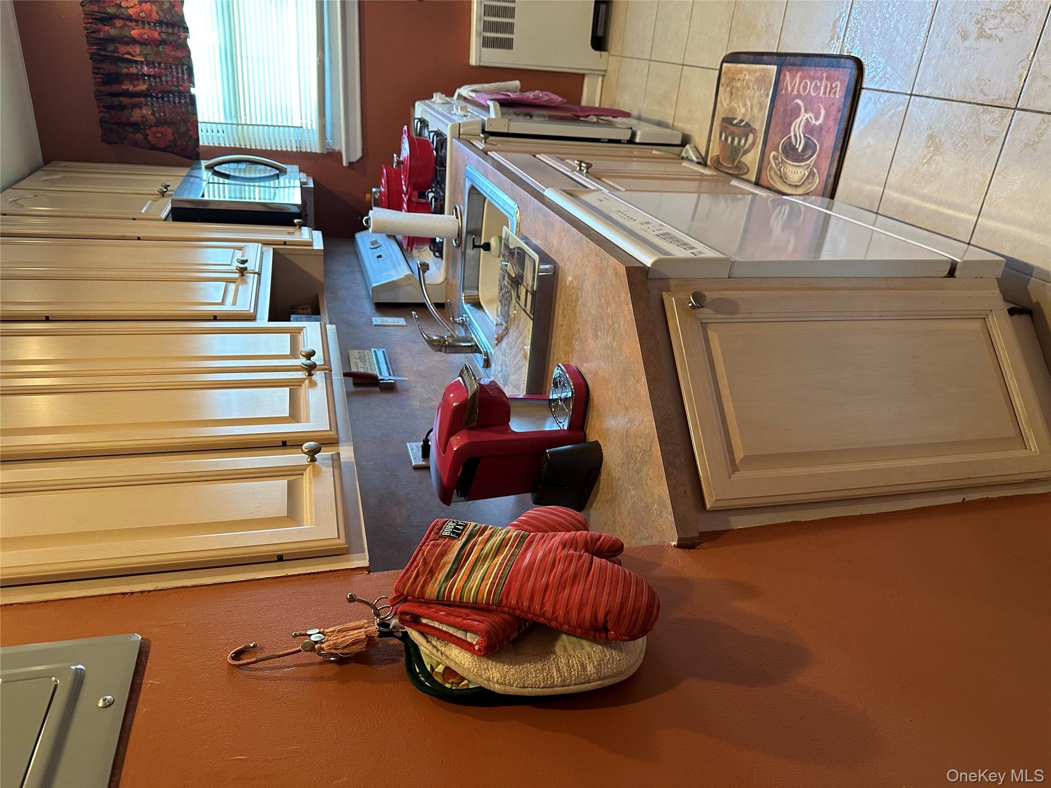 81-49 268th Street # 290B, Floral Park, NY 11040