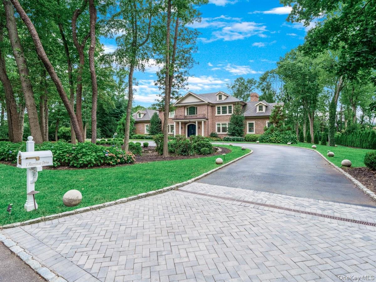 1 Harriman Drive, Sands Point, NY 11050