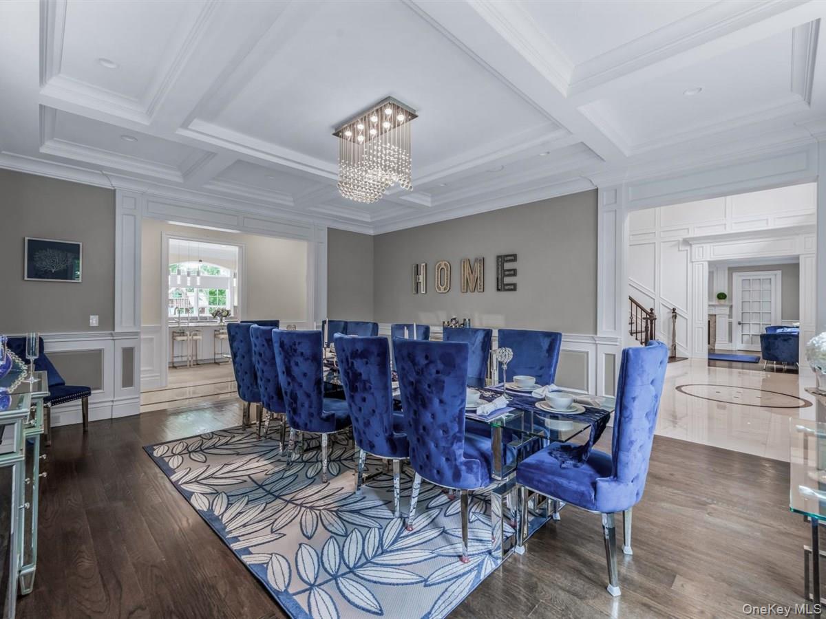 1 Harriman Drive, Sands Point, NY 11050