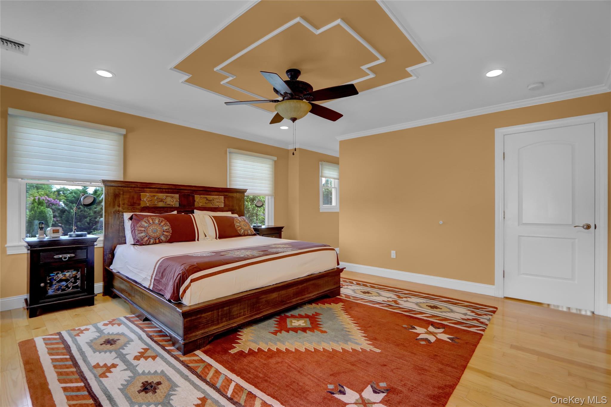 4 Middle Lane, Jericho, NY 11753