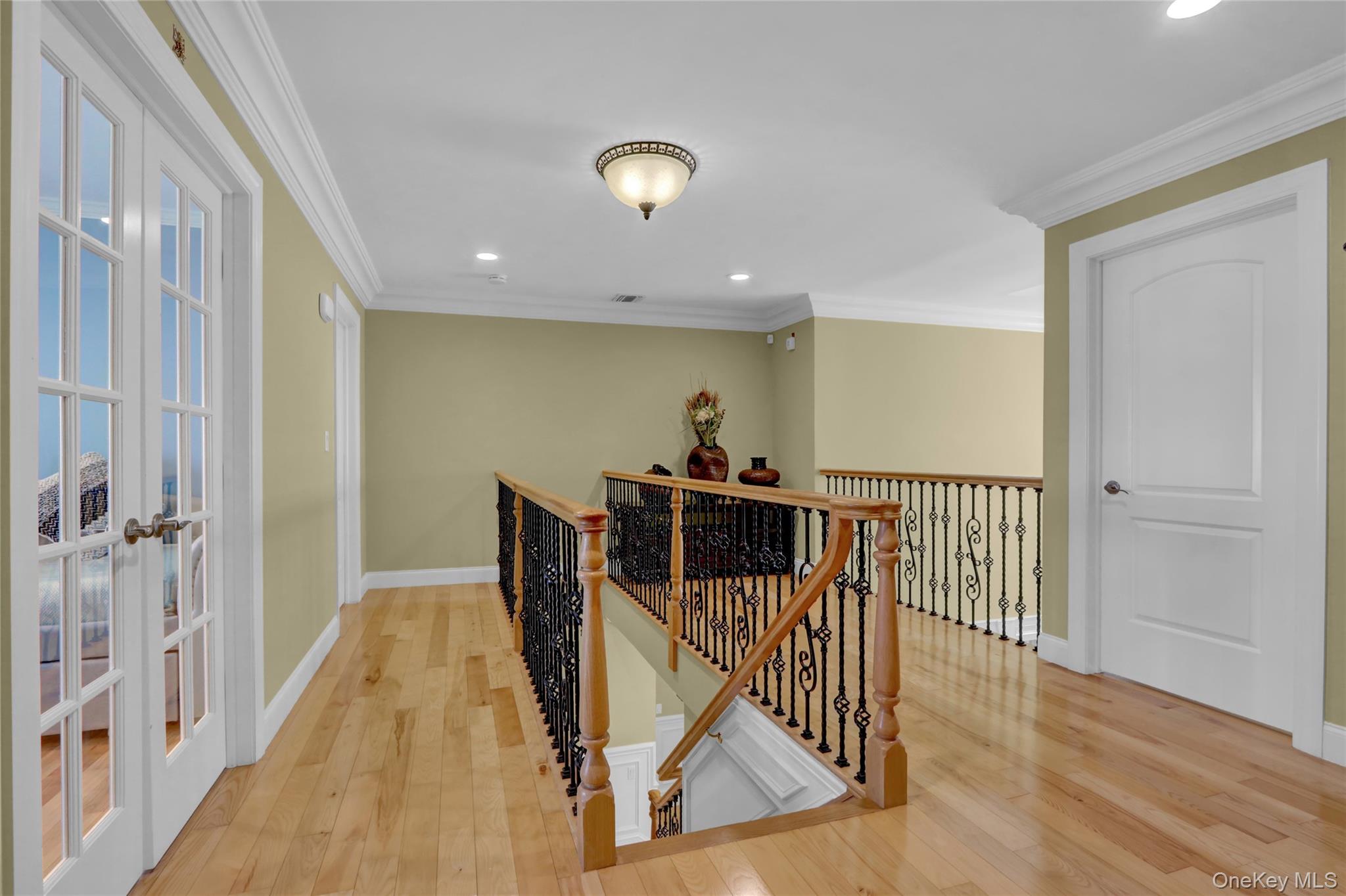 4 Middle Lane, Jericho, NY 11753