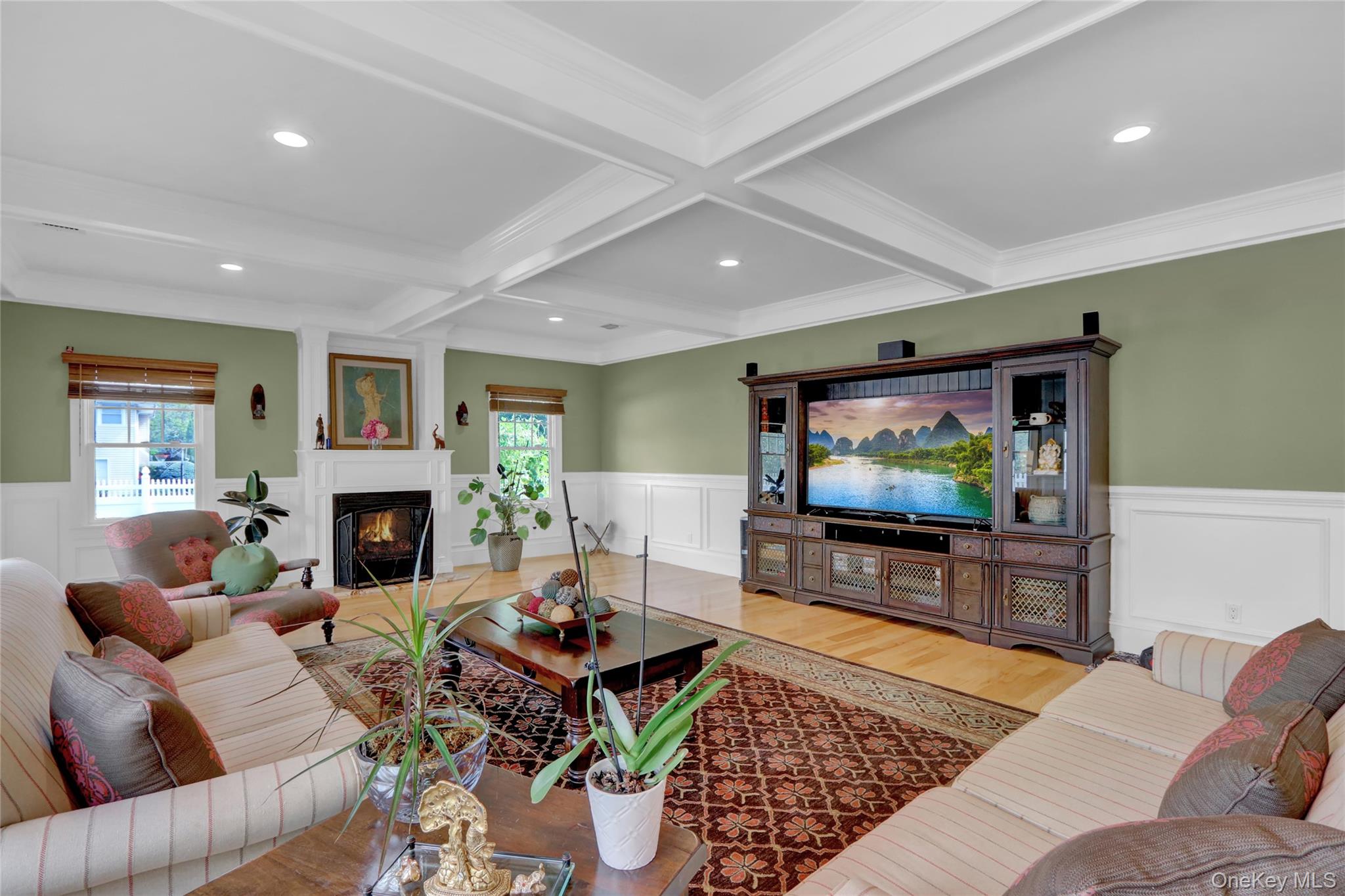 4 Middle Lane, Jericho, NY 11753