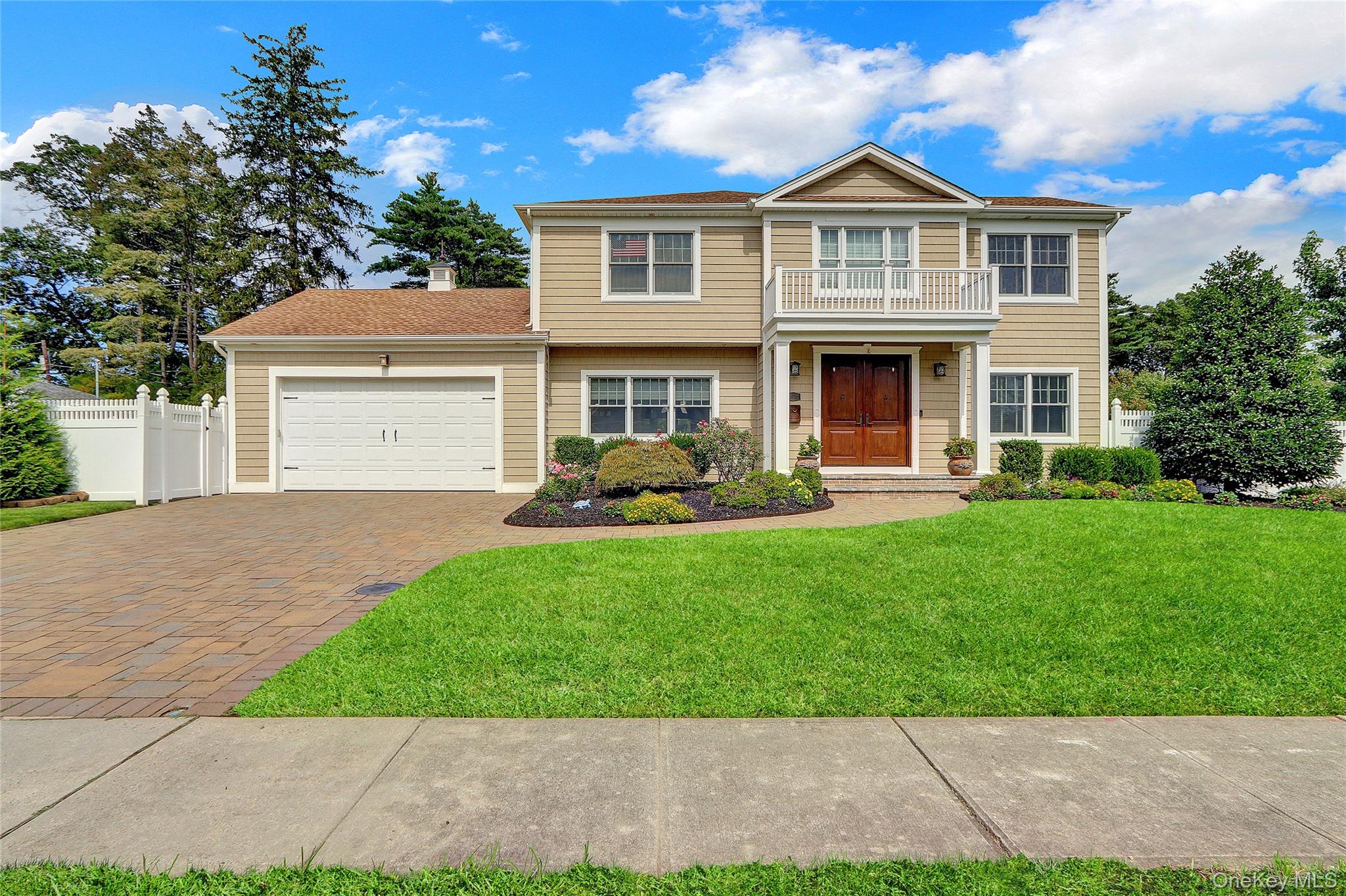 4 Middle Lane, Jericho, NY 11753
