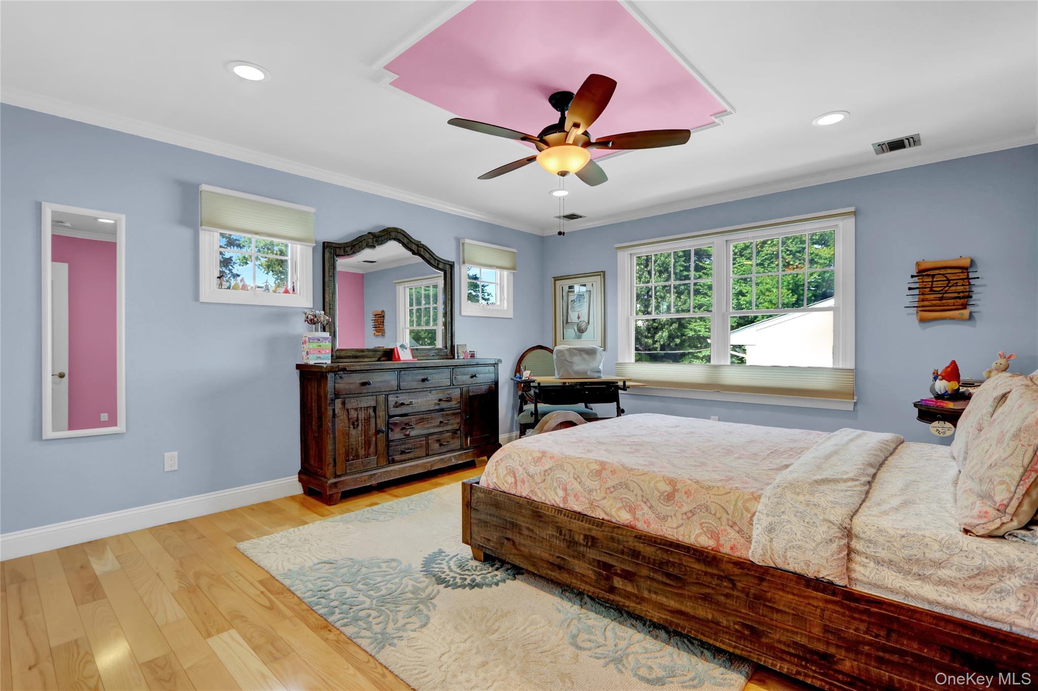 4 Middle Lane, Jericho, NY 11753