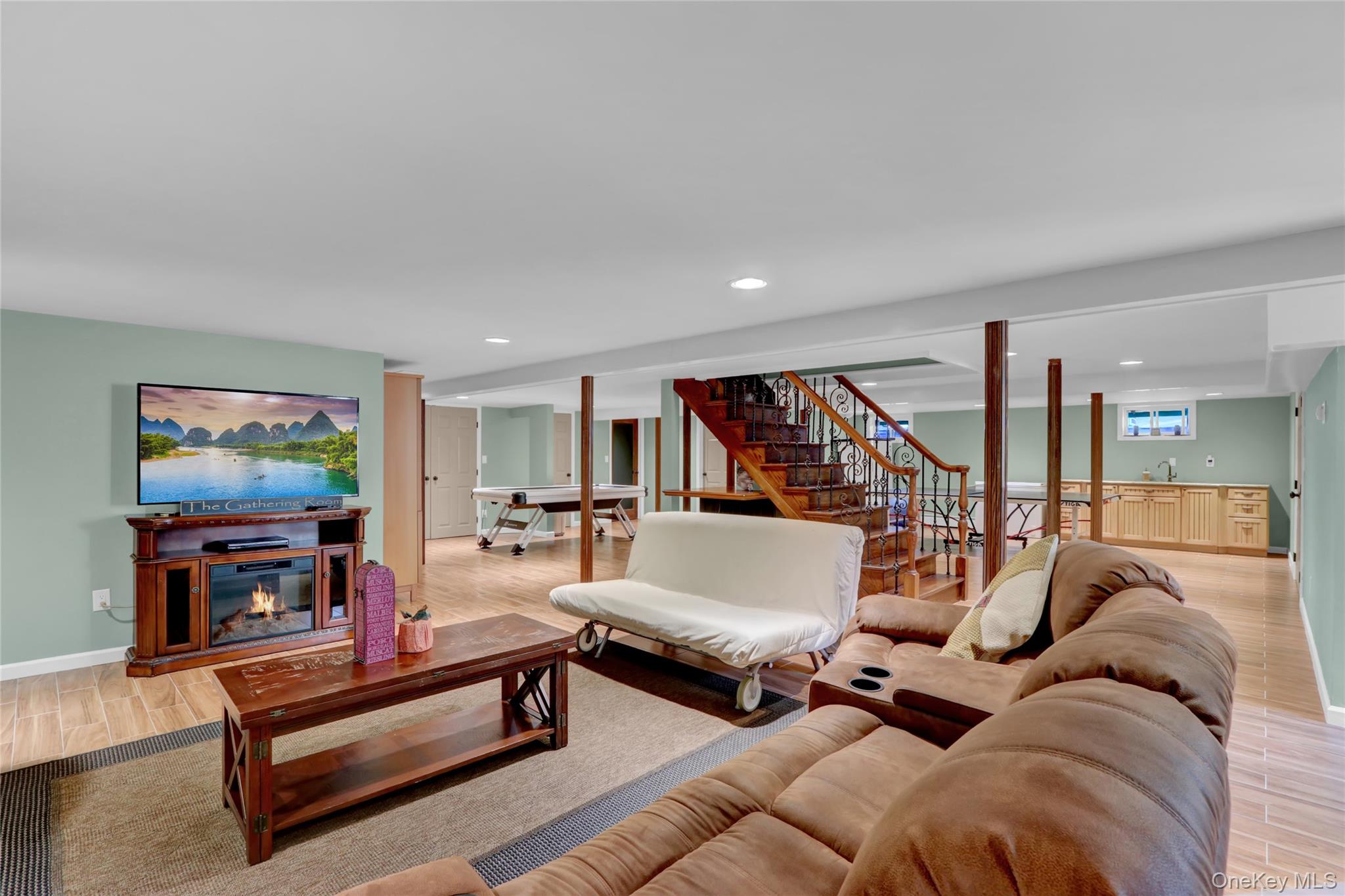 4 Middle Lane, Jericho, NY 11753