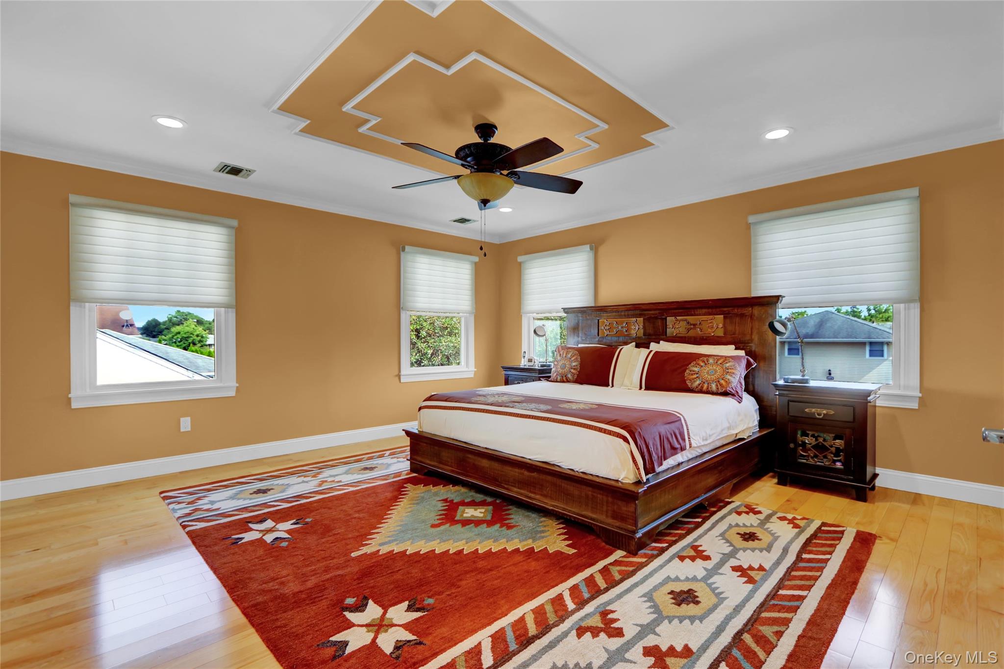 4 Middle Lane, Jericho, NY 11753