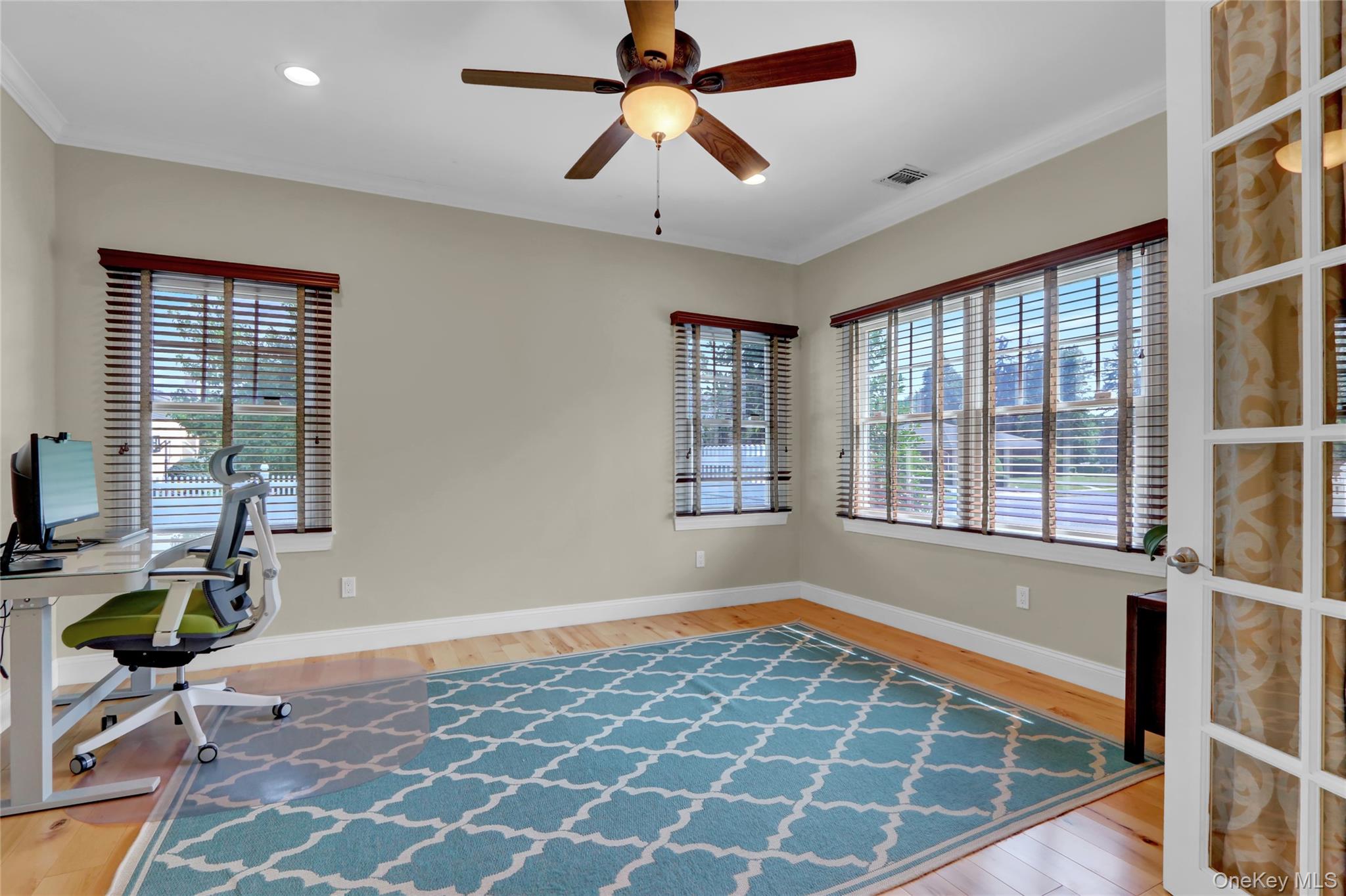 4 Middle Lane, Jericho, NY 11753