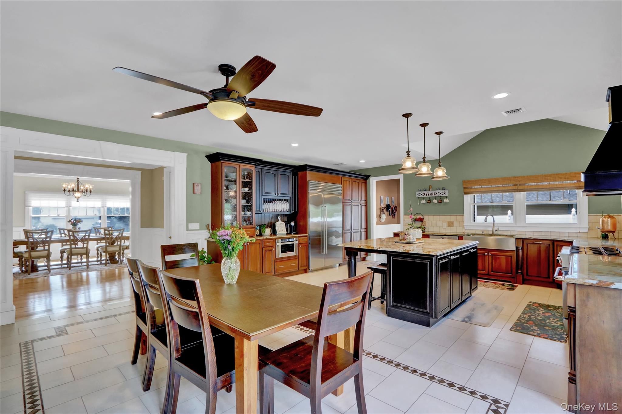 4 Middle Lane, Jericho, NY 11753