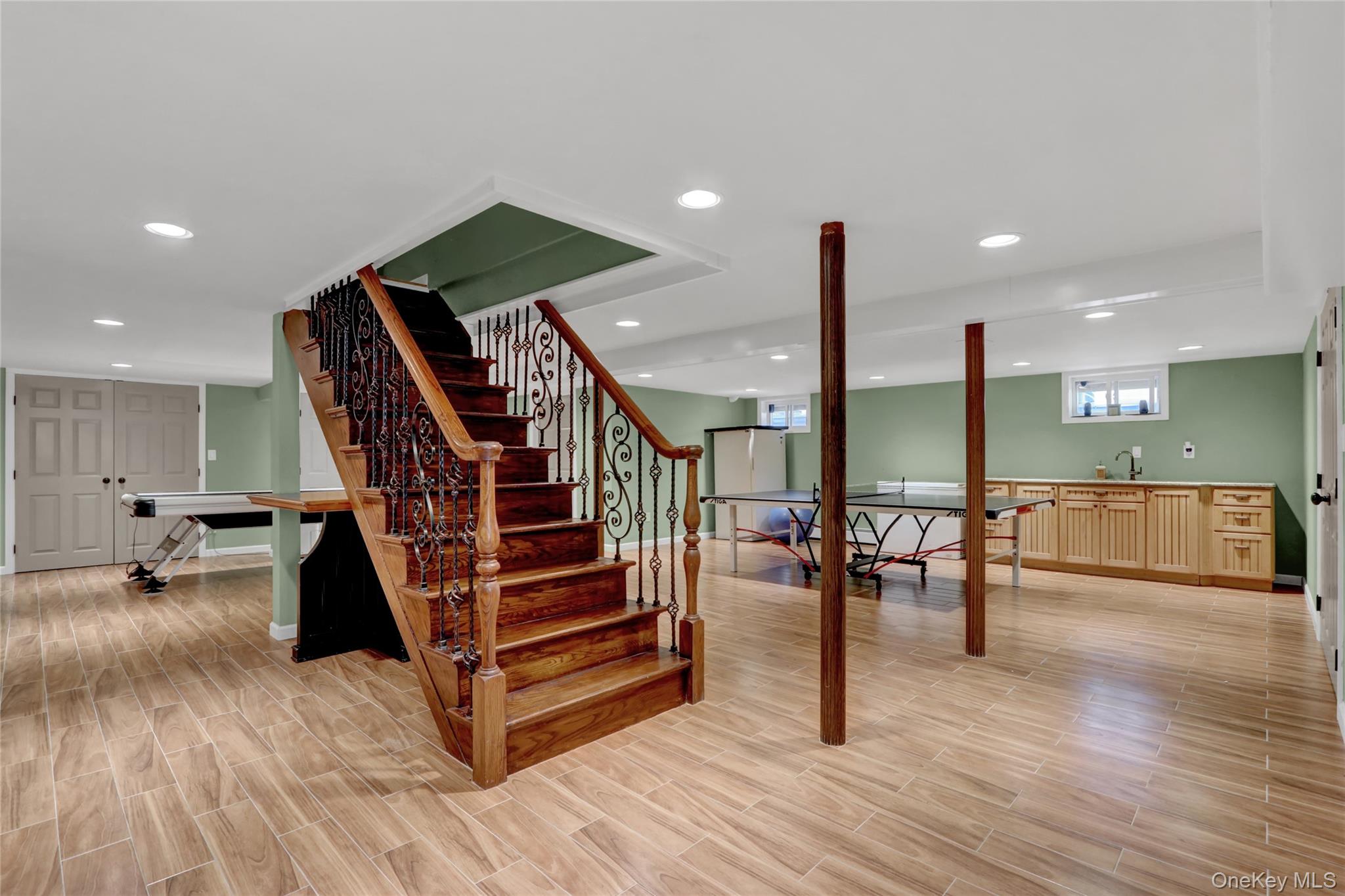 4 Middle Lane, Jericho, NY 11753