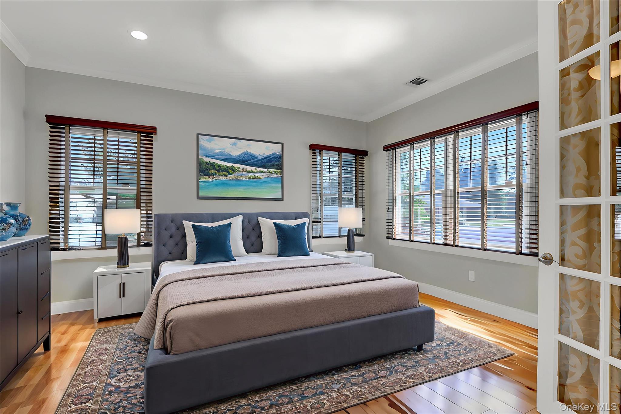 4 Middle Lane, Jericho, NY 11753