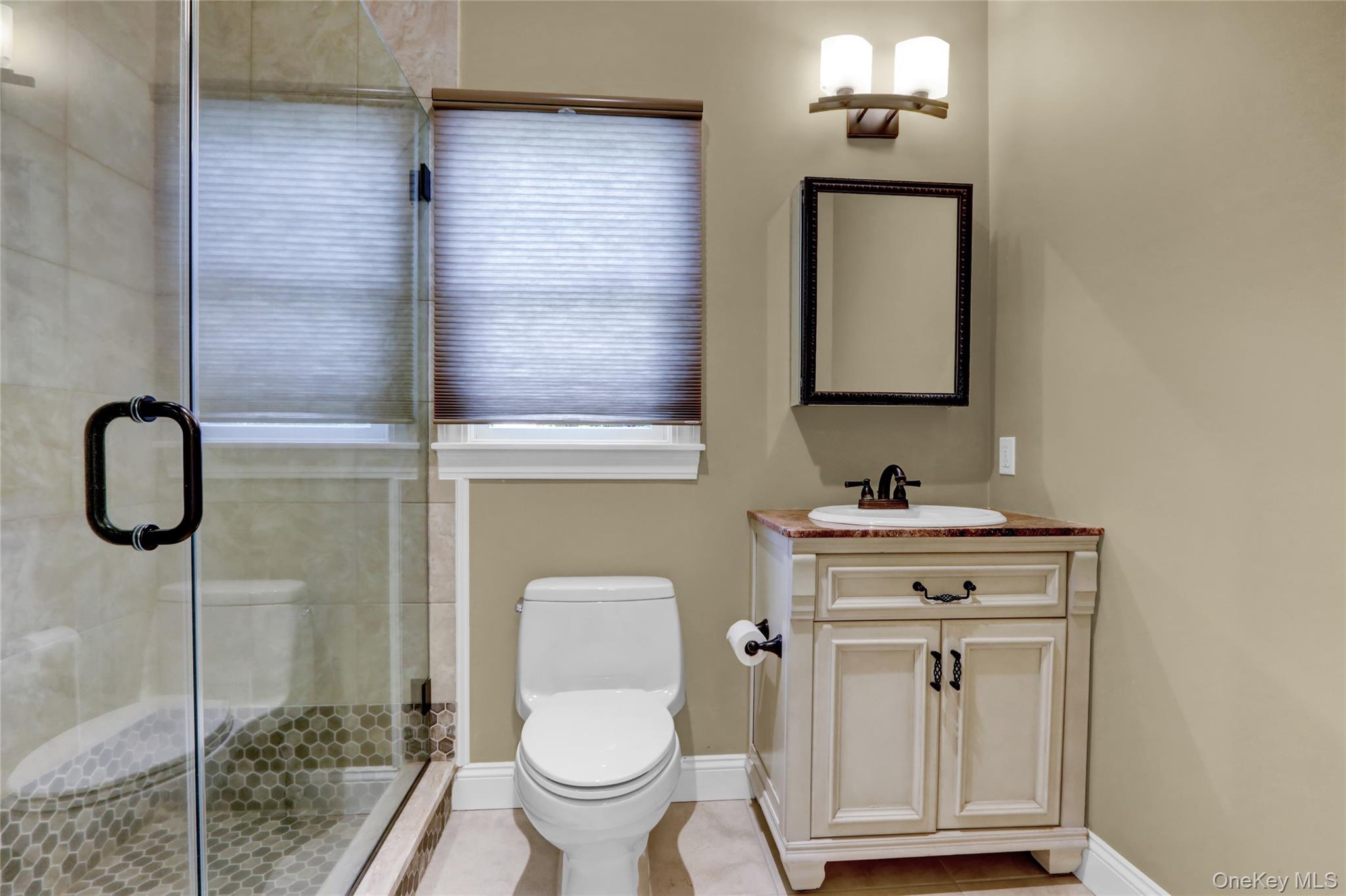 4 Middle Lane, Jericho, NY 11753