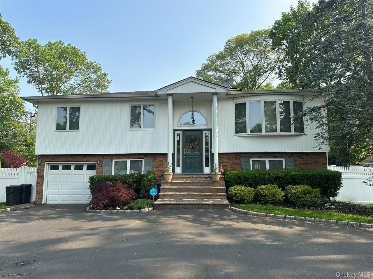 124 Dix Highway, Dix Hills, NY 11746