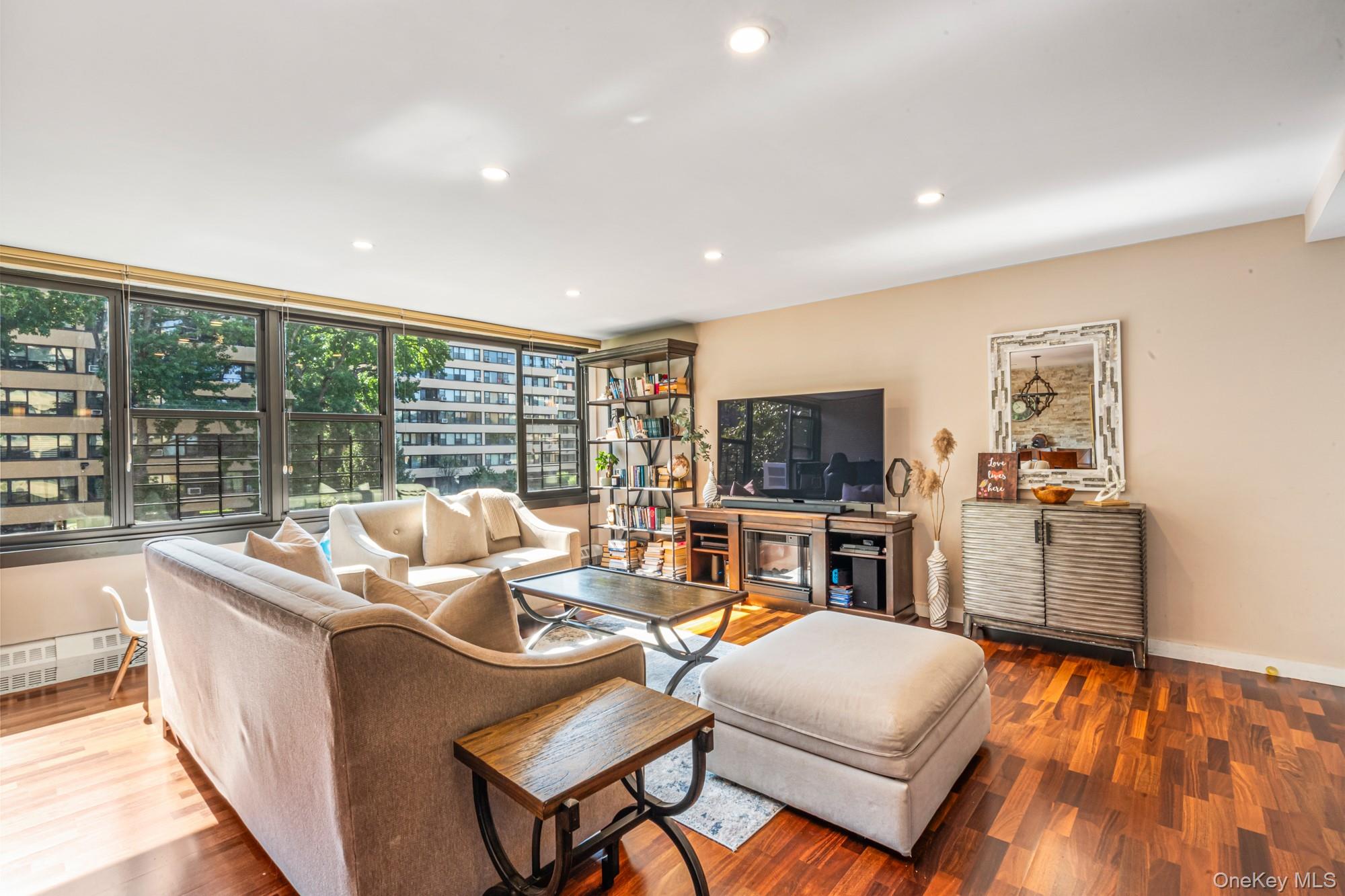 16801 12th Avenue # 3A, Whitestone, NY 11357