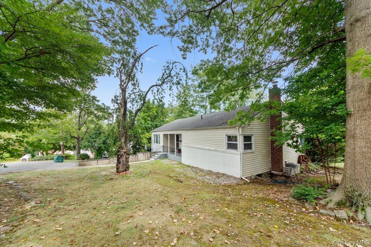 101 Cresthill Road, Yonkers, NY 10710