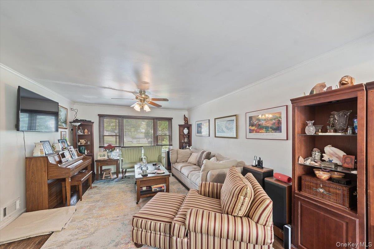 101 Cresthill Road, Yonkers, NY 10710