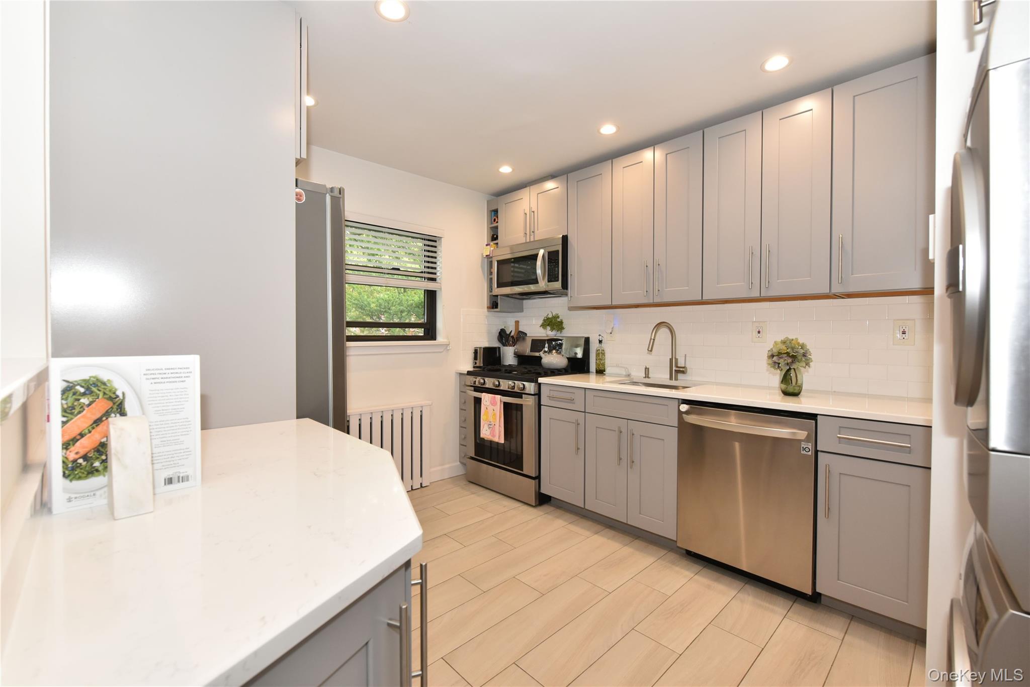 219-37 75th Avenue # 160A2, Oakland Gardens, NY 11364