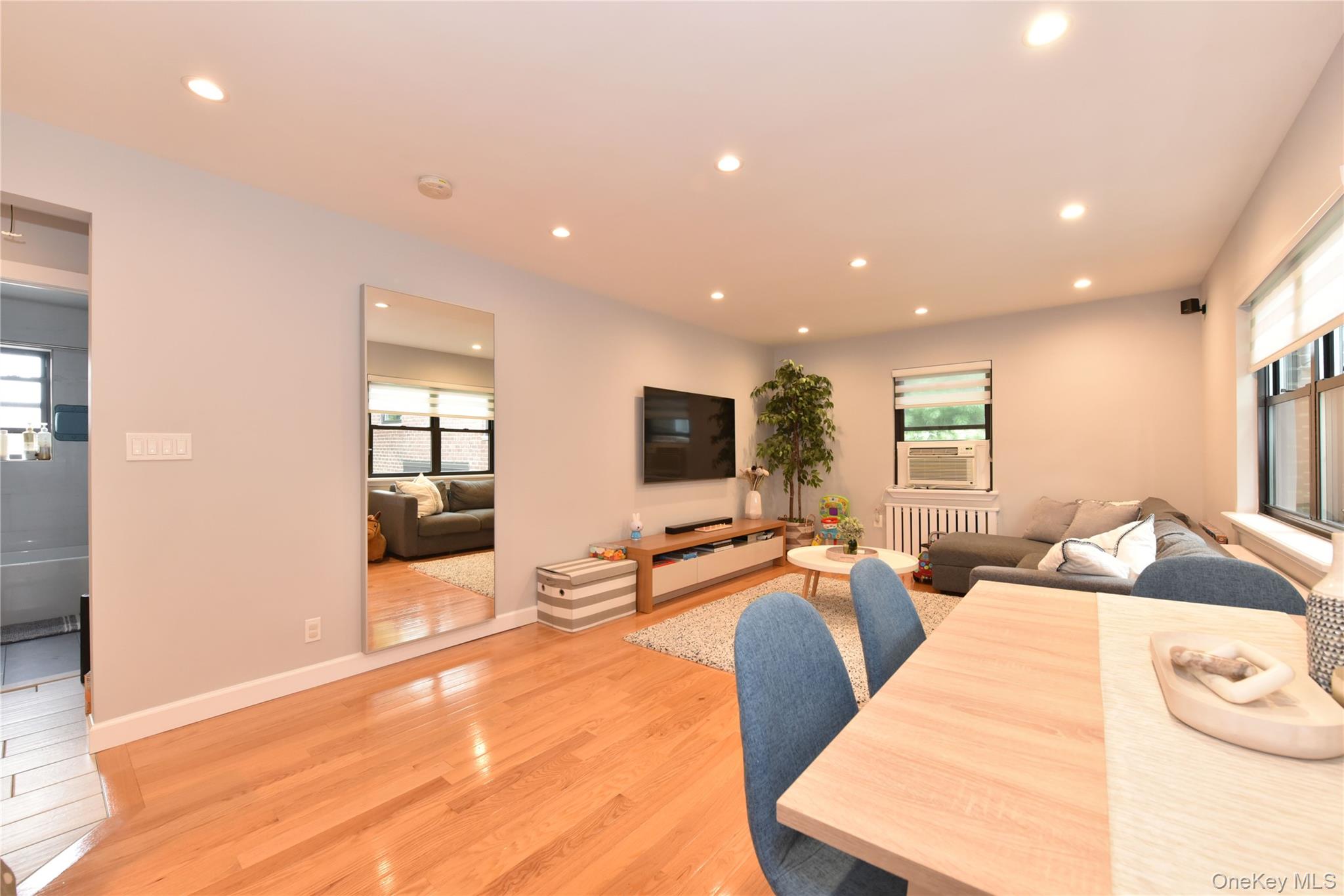 219-37 75th Avenue # 160A2, Oakland Gardens, NY 11364