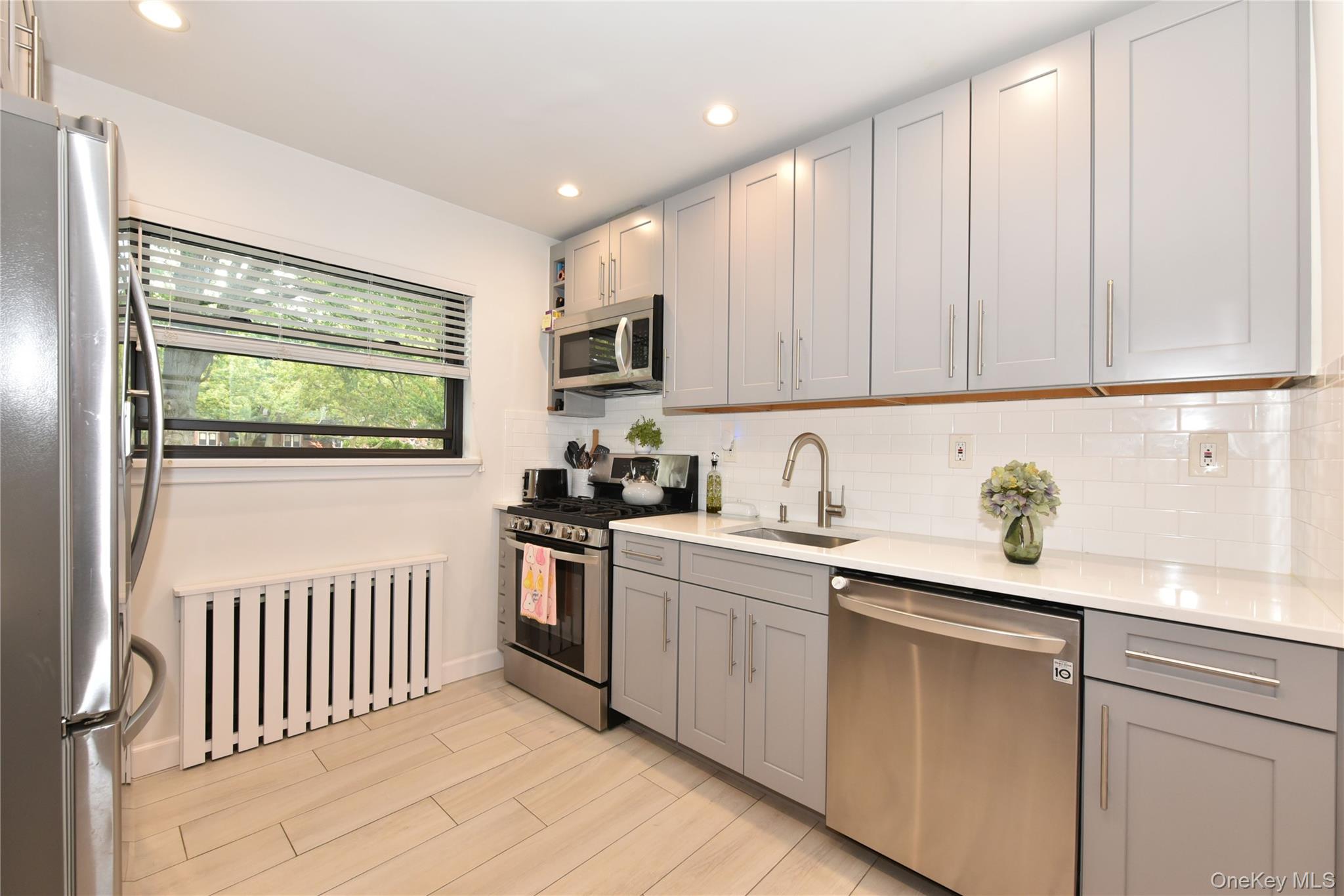 219-37 75th Avenue # 160A2, Oakland Gardens, NY 11364