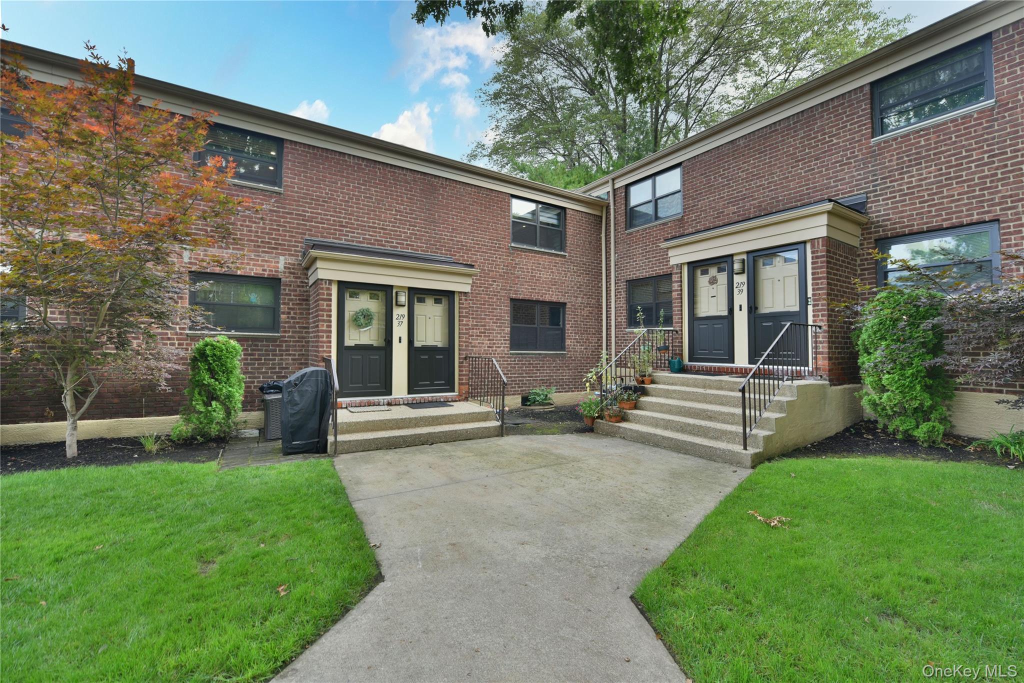 219-37 75th Avenue # 160A2, Oakland Gardens, NY 11364