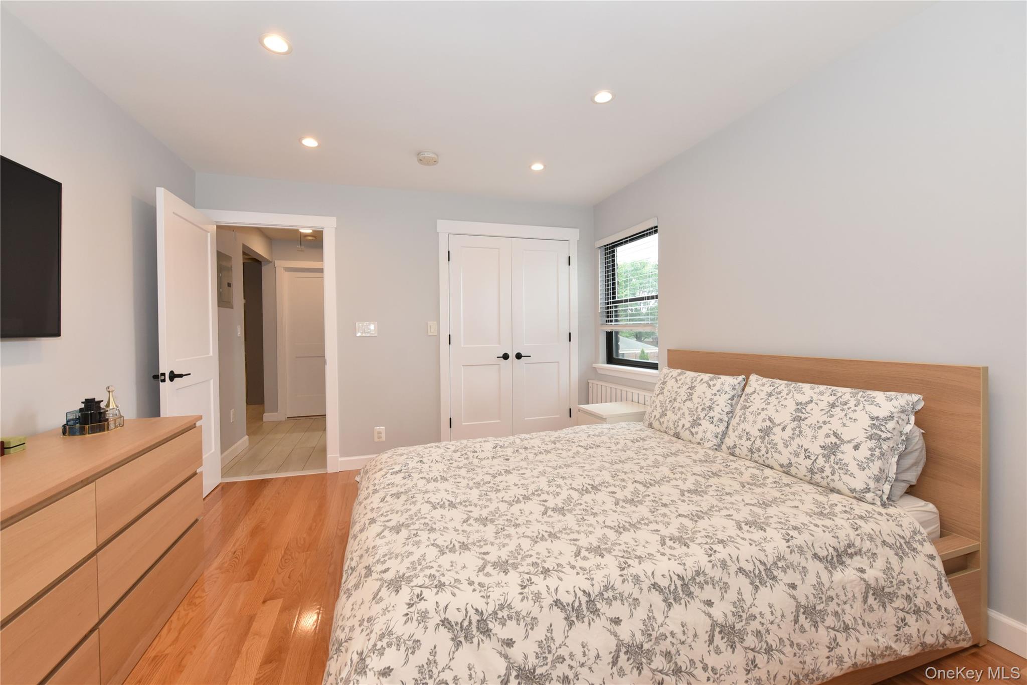 219-37 75th Avenue # 160A2, Oakland Gardens, NY 11364