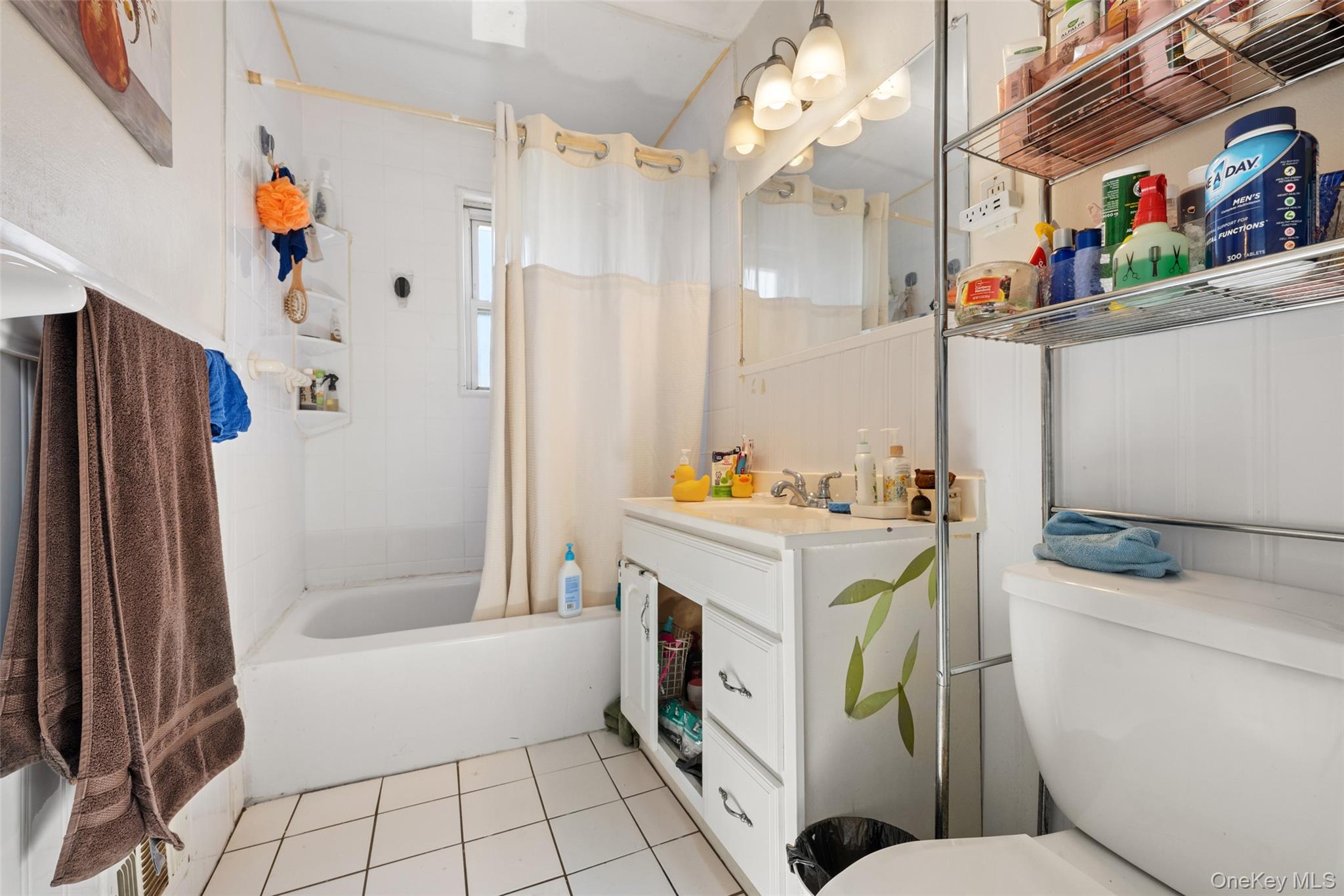 959 E 220th Street, Bronx, NY 10469