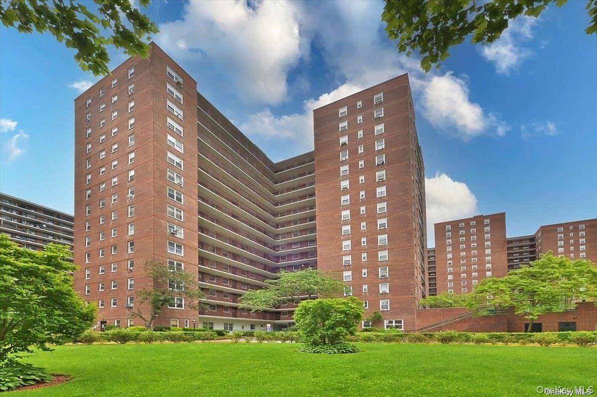 98-20 62 Drive # 6D, Rego Park, NY 11374
