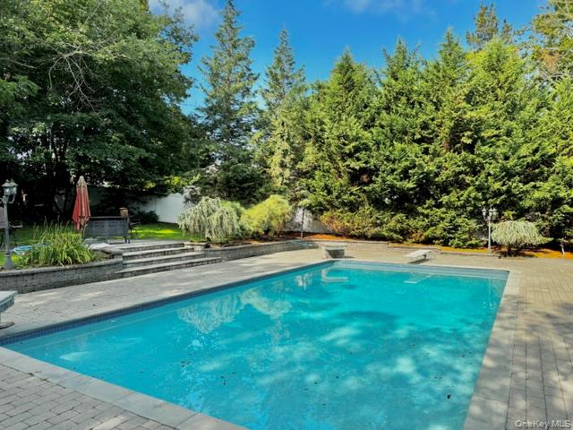 4 Halliday Road, Coram, NY 11727