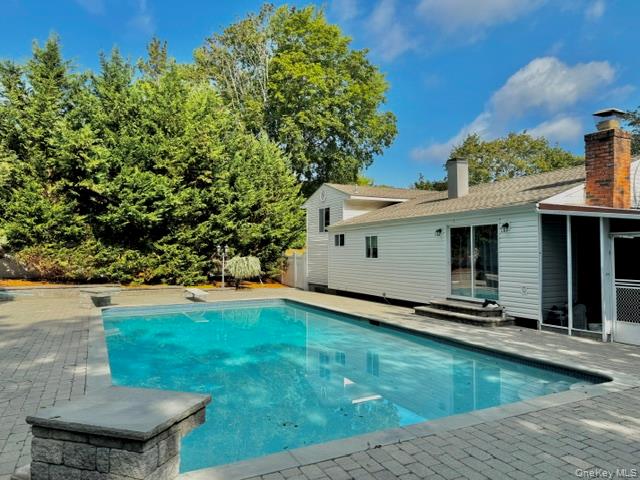 4 Halliday Road, Coram, NY 11727