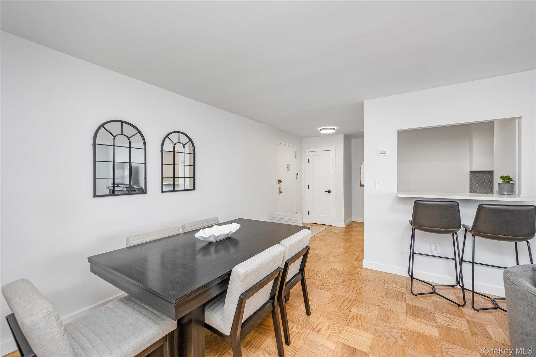 101 Clinton Avenue # 1A, Mineola, NY 11501