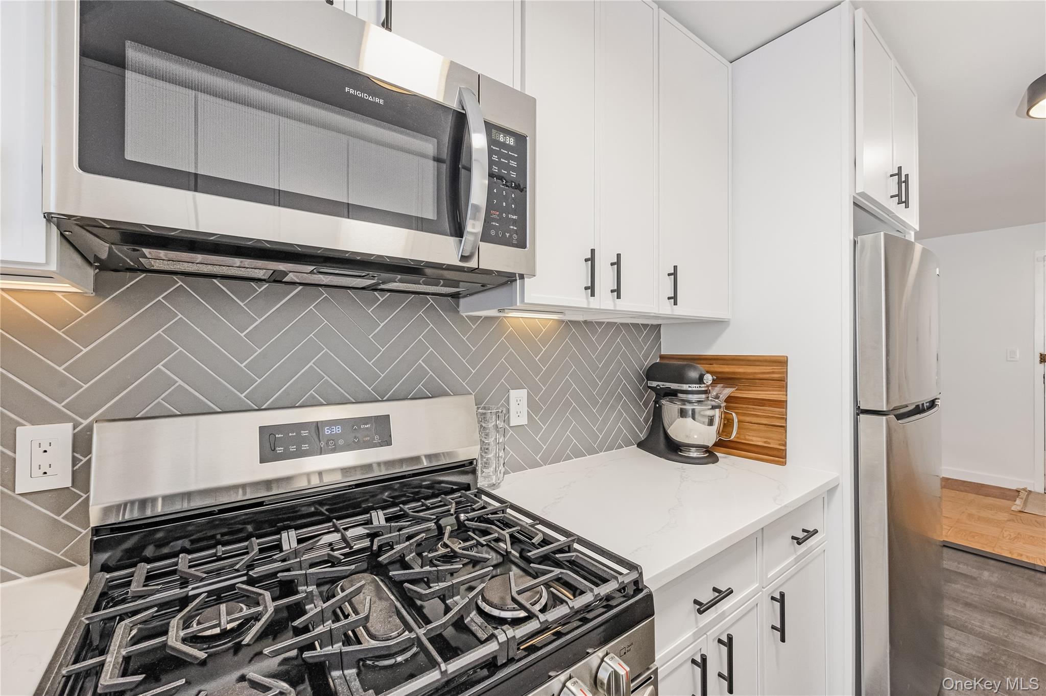 101 Clinton Avenue # 1A, Mineola, NY 11501