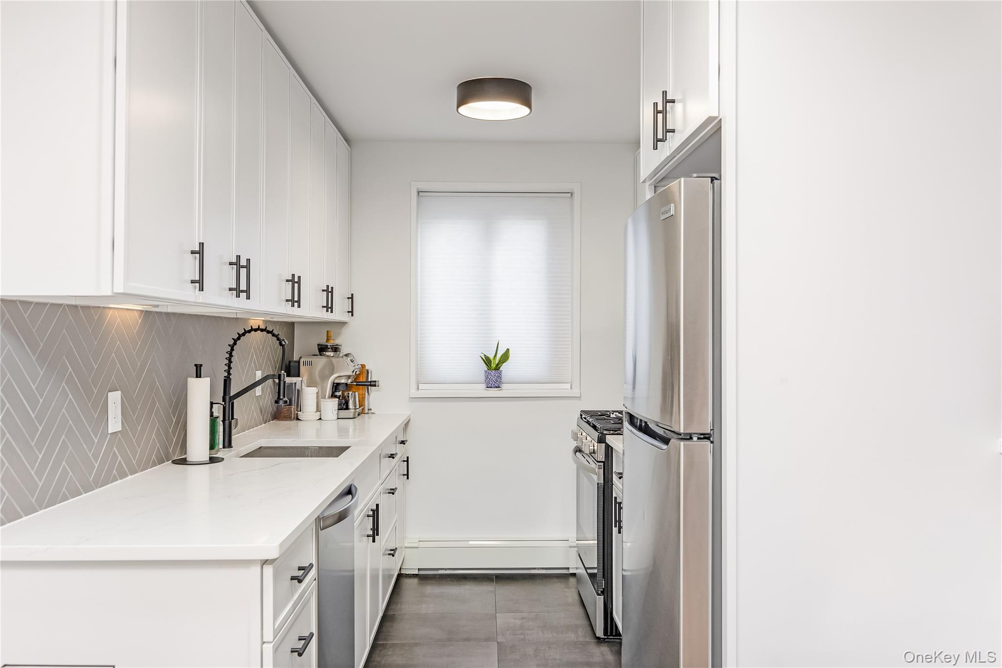 101 Clinton Avenue # 1A, Mineola, NY 11501