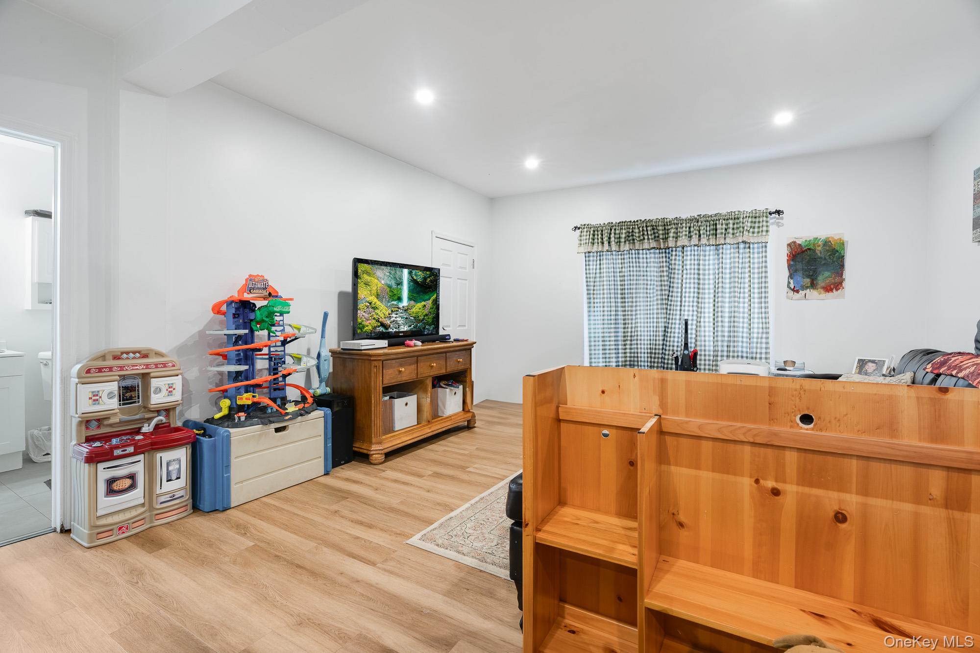 115 Fulton Avenue, Poughkeepsie, NY 12603