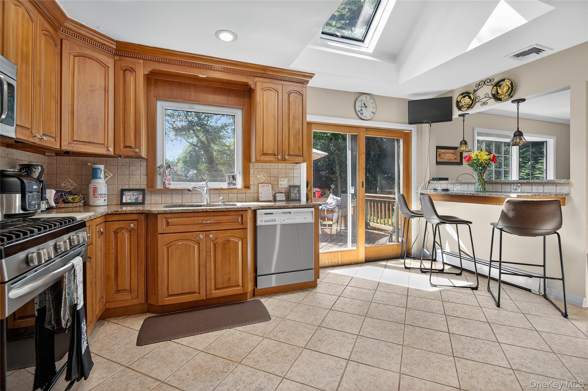 15 The Oaks, Roslyn Estates, NY 11576