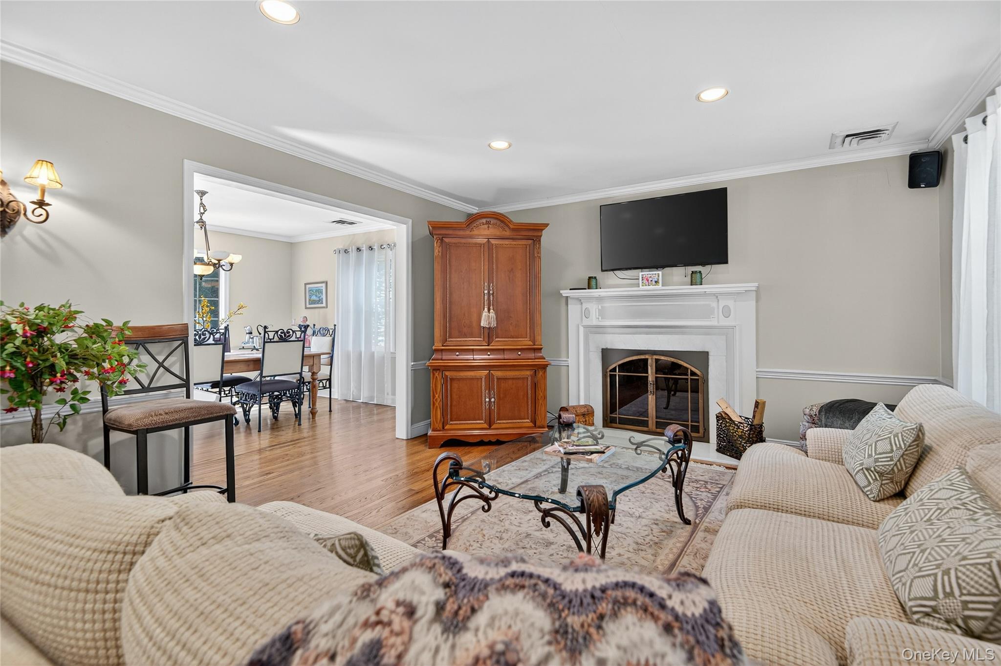 15 The Oaks, Roslyn Estates, NY 11576