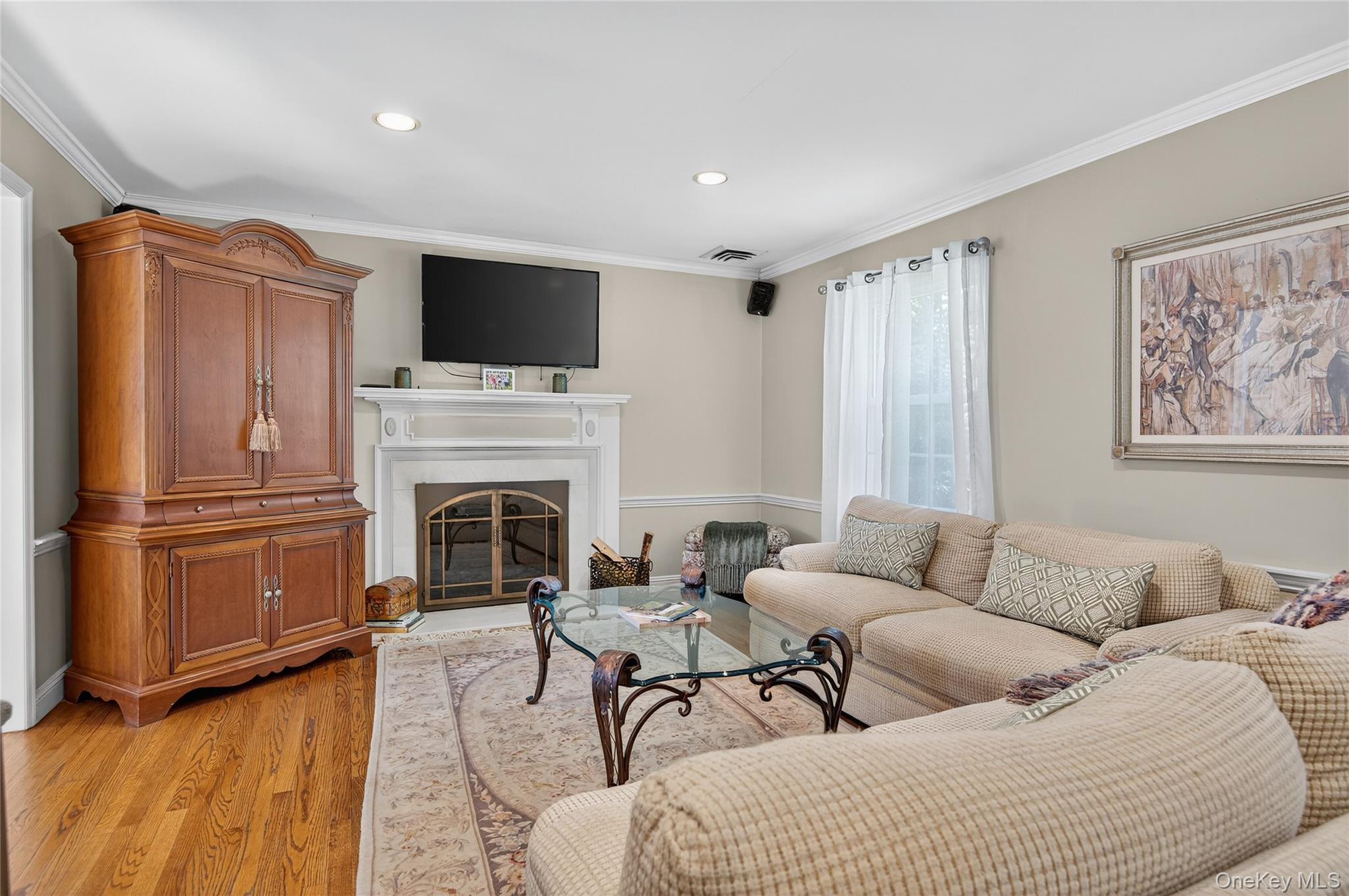 15 The Oaks, Roslyn Estates, NY 11576