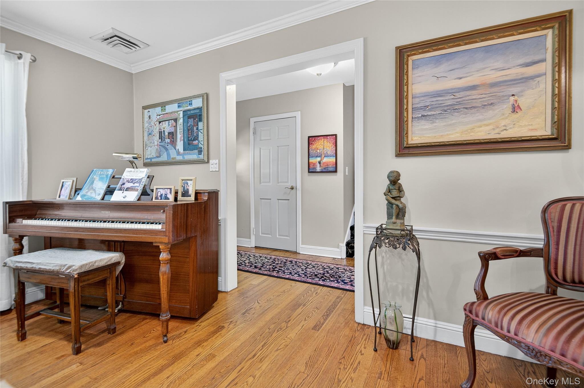 15 The Oaks, Roslyn Estates, NY 11576