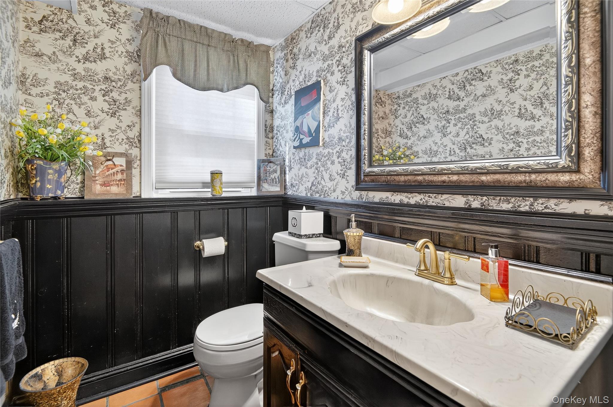 15 The Oaks, Roslyn Estates, NY 11576