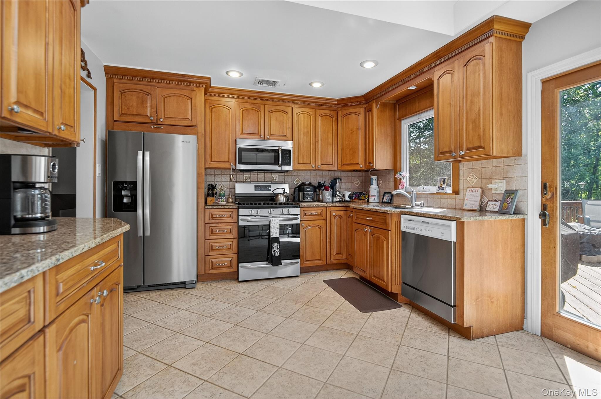 15 The Oaks, Roslyn Estates, NY 11576