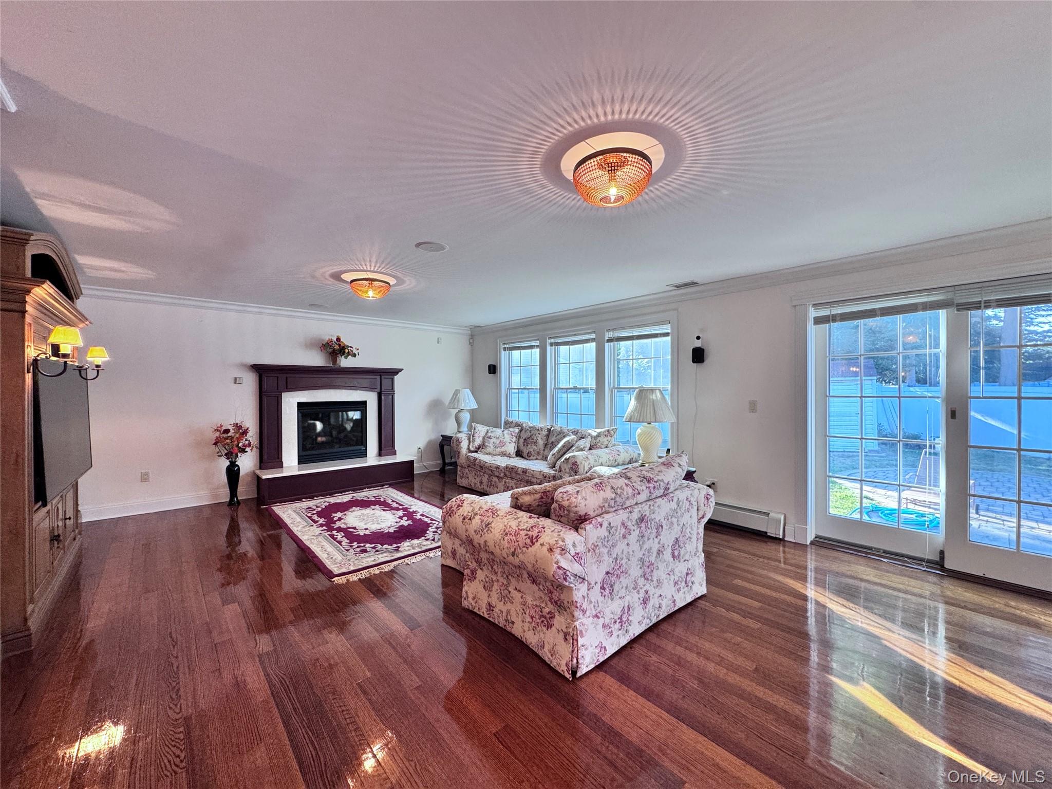 35 Moss Lane, Jericho, NY 11753